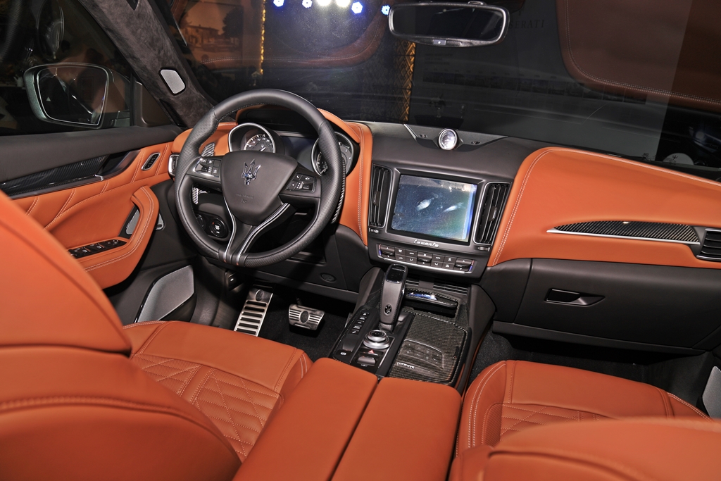 Cabin xe Maserati Levante Trofeo 