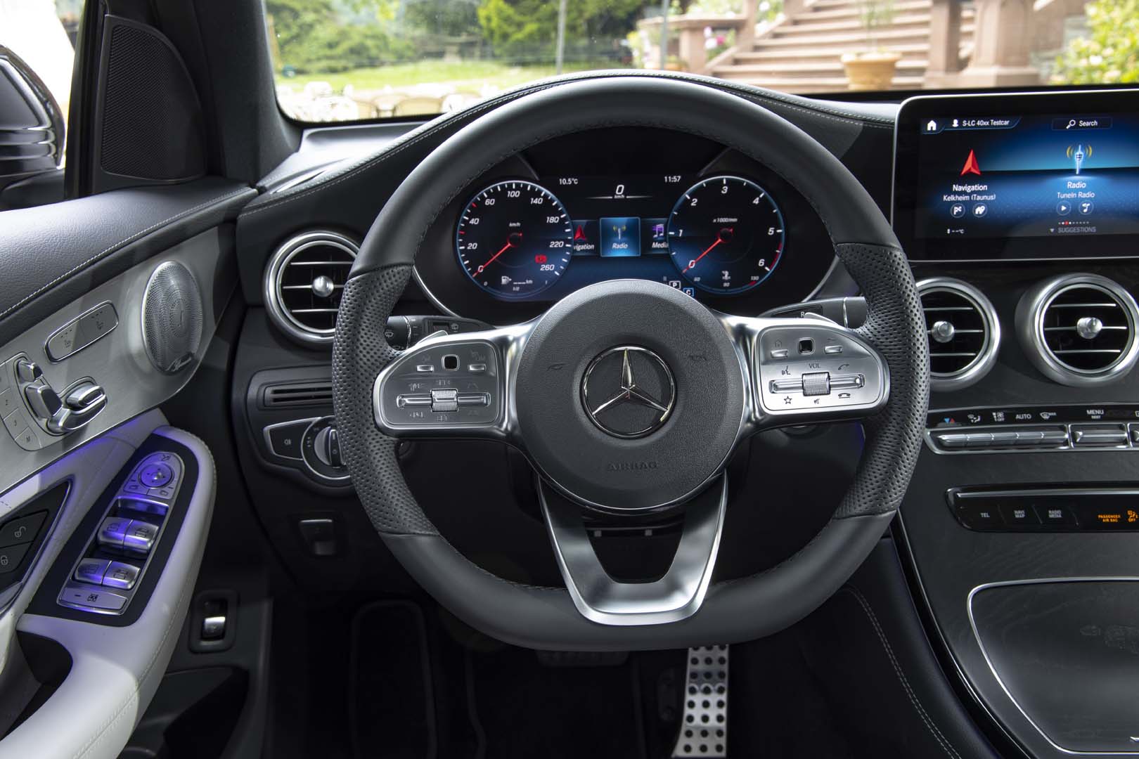 Cabin xe Mercedes-Benz GLC 300 nâng cấp