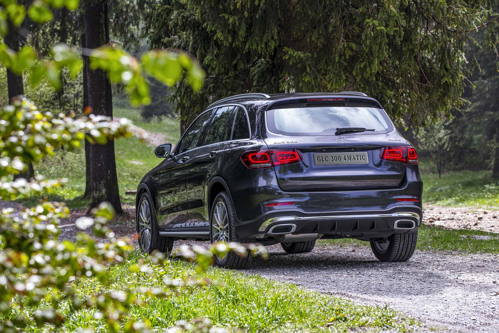 Đuôi xe Mercedes-Benz GLC 300 nâng cấp