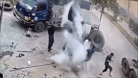 Đây là lý do phải cẩn thận khi bơm sửa lốp ô tô