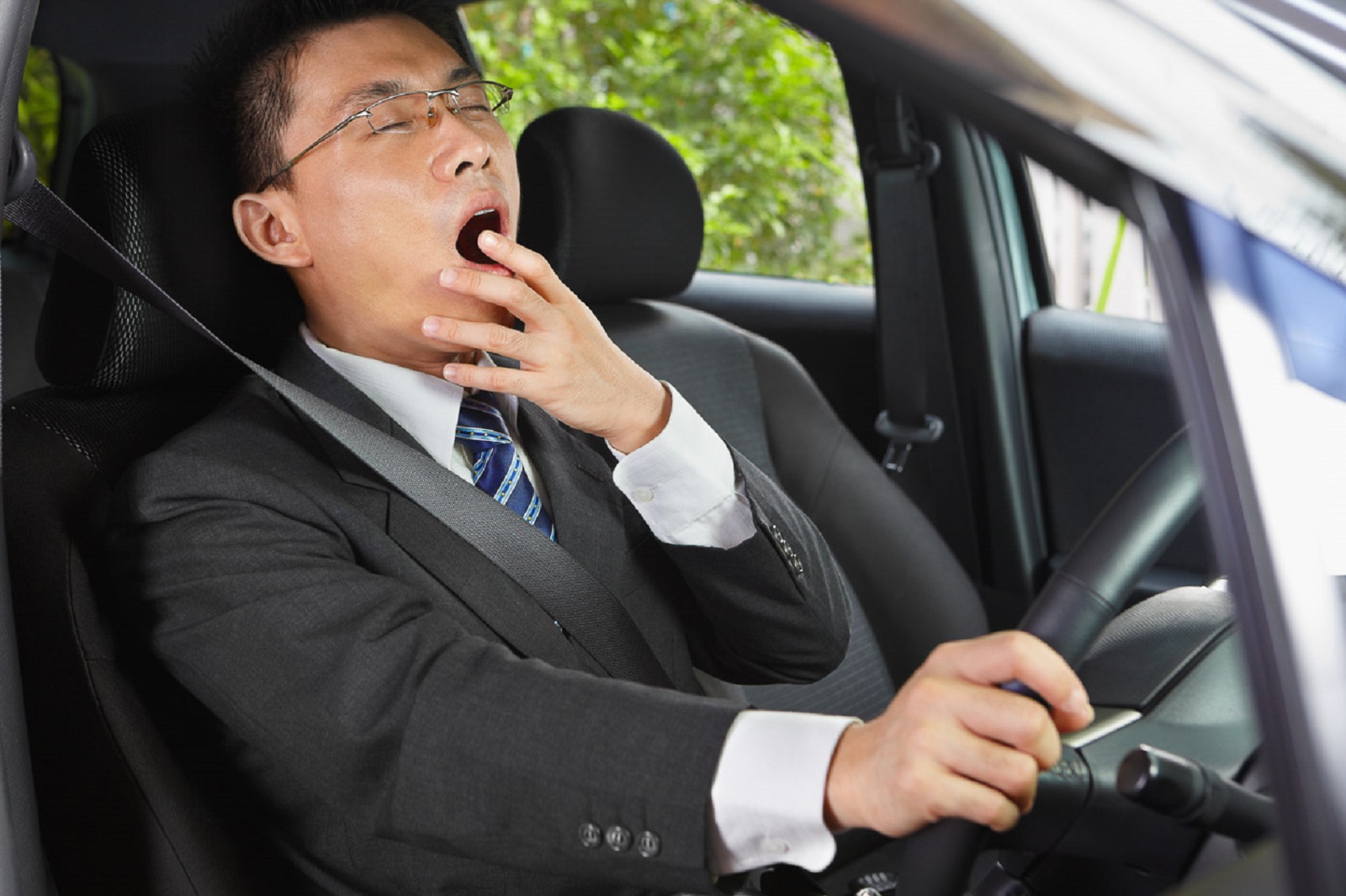 người mệt mỏi khi lái xe