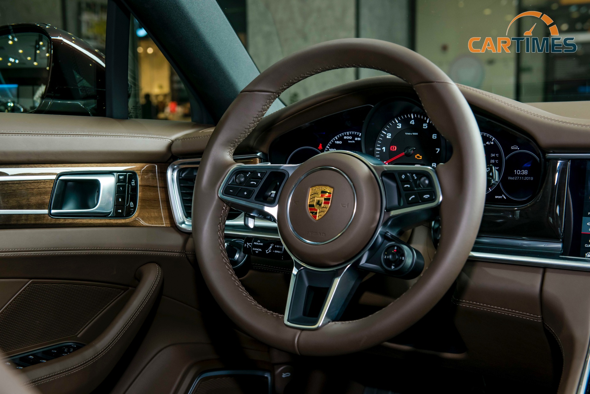 Vô lăng xe Porsche Panamera 4 Sport Turismo 