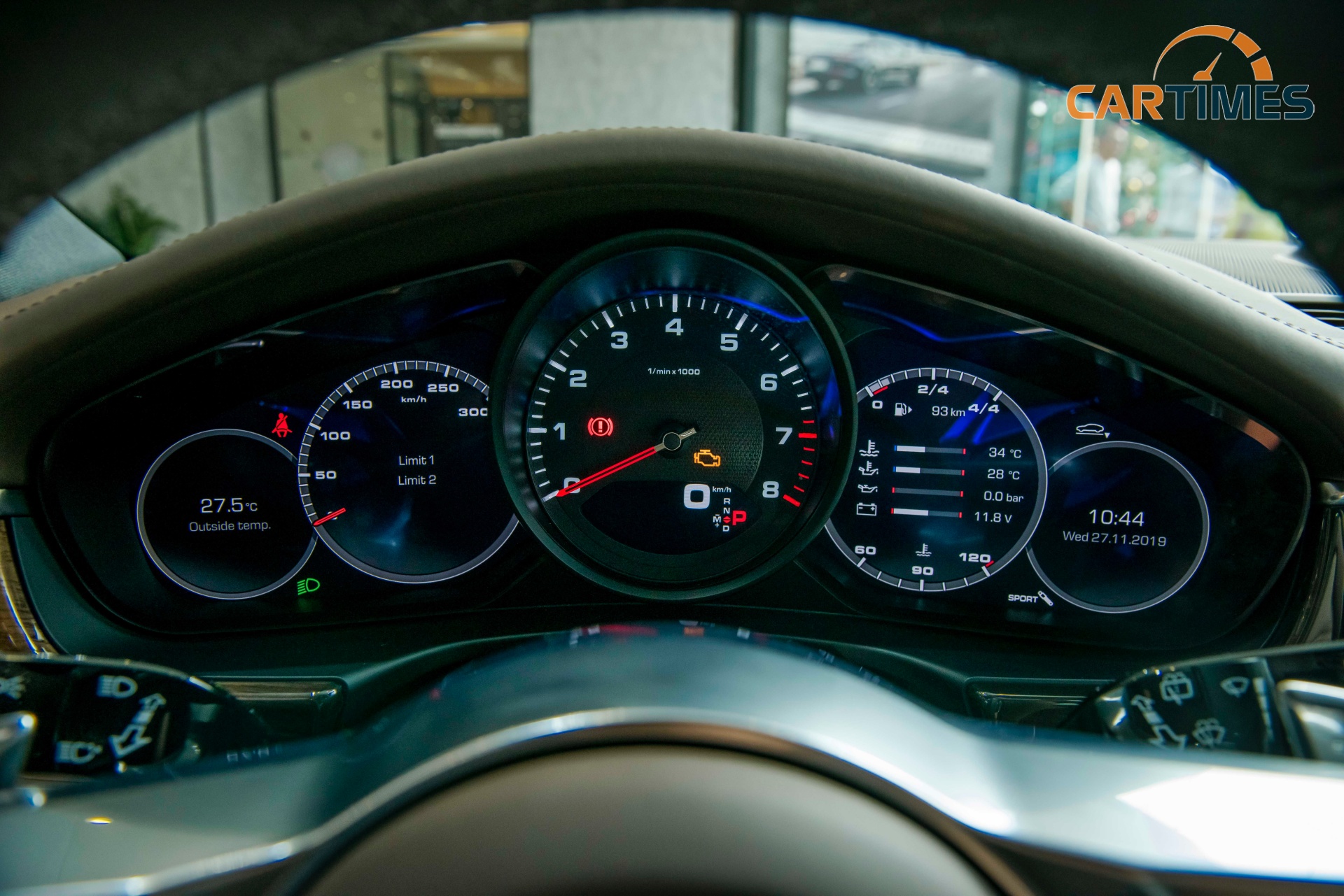 Đồng hồ hiển thị của xe Porsche Panamera 4 Sport Turismo 
