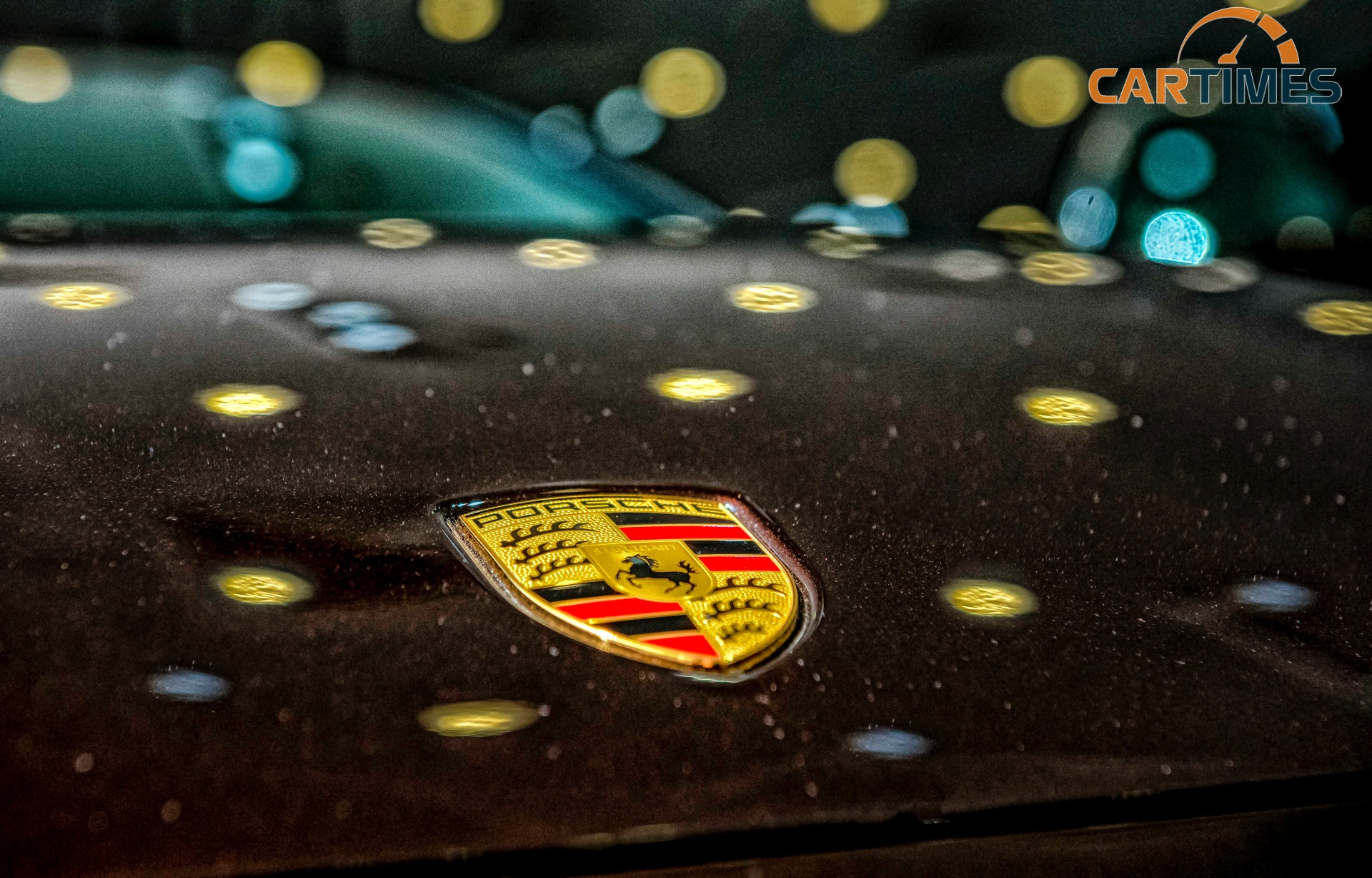 Logo xe Porsche Panamera 4 Sport Turismo 