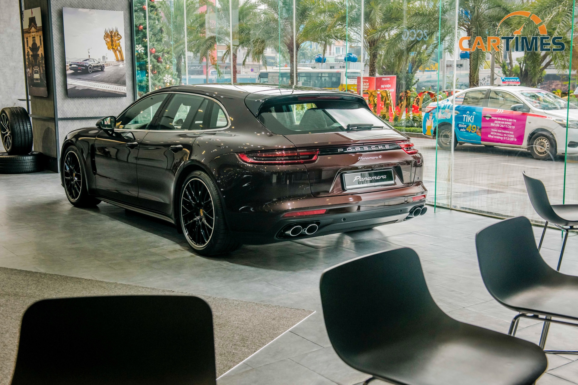 Porsche Panamera 4 Sport Turismo có thiết kế đuôi xe kiểu wagon