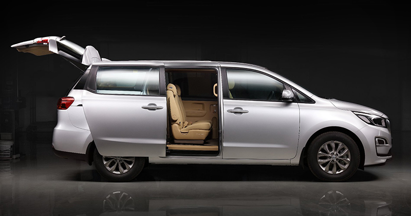 Xe Kia Carnival của Thaco xuất khẩu rẻ hơn phiên bản nhập khẩu từ Hàn Quốc