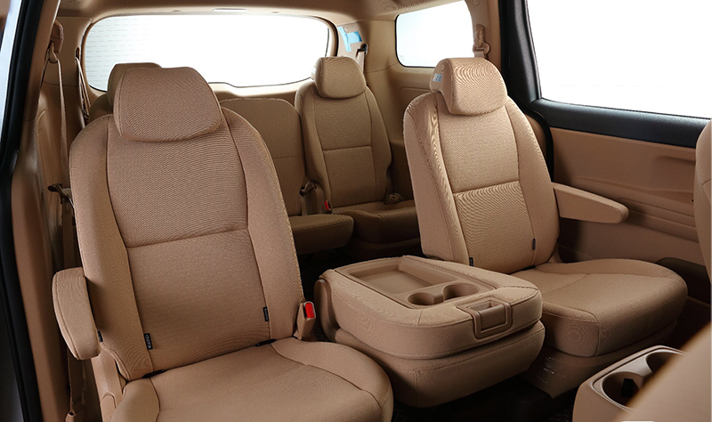 Hàng ghế thứ 2 và 3 của xe Kia Carnival 
