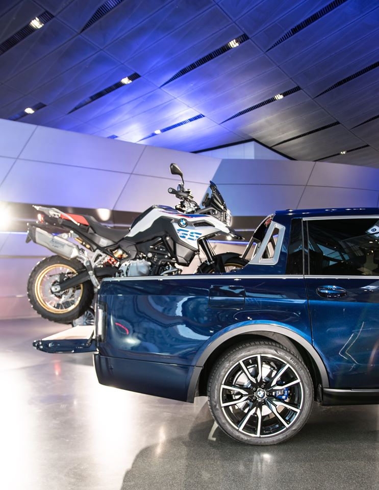 Chiều dài của thùng xe BMW X7 khá hạn chế