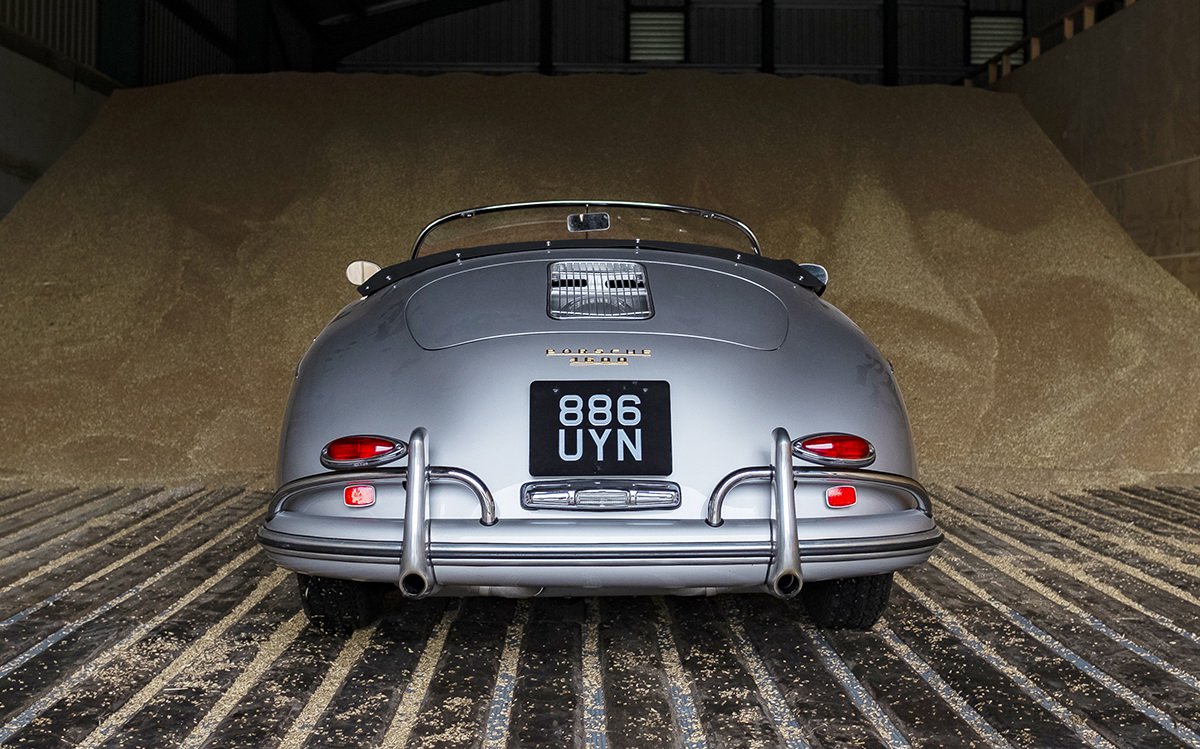 Thiết kế đuôi xe Porsche 356 A Speedster