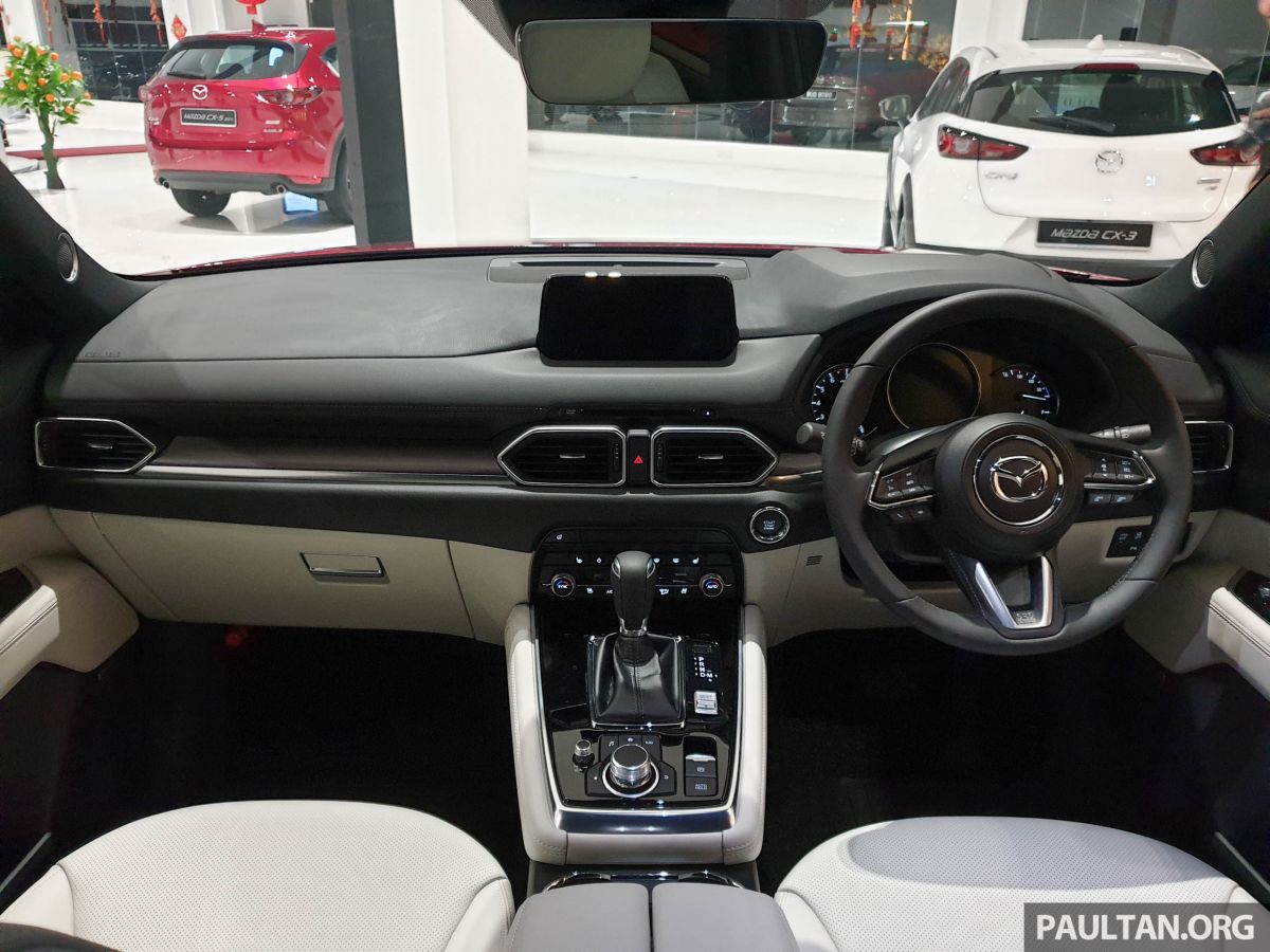 Thiết kế hàng ghế trước xe Mazda CX-8 2019
