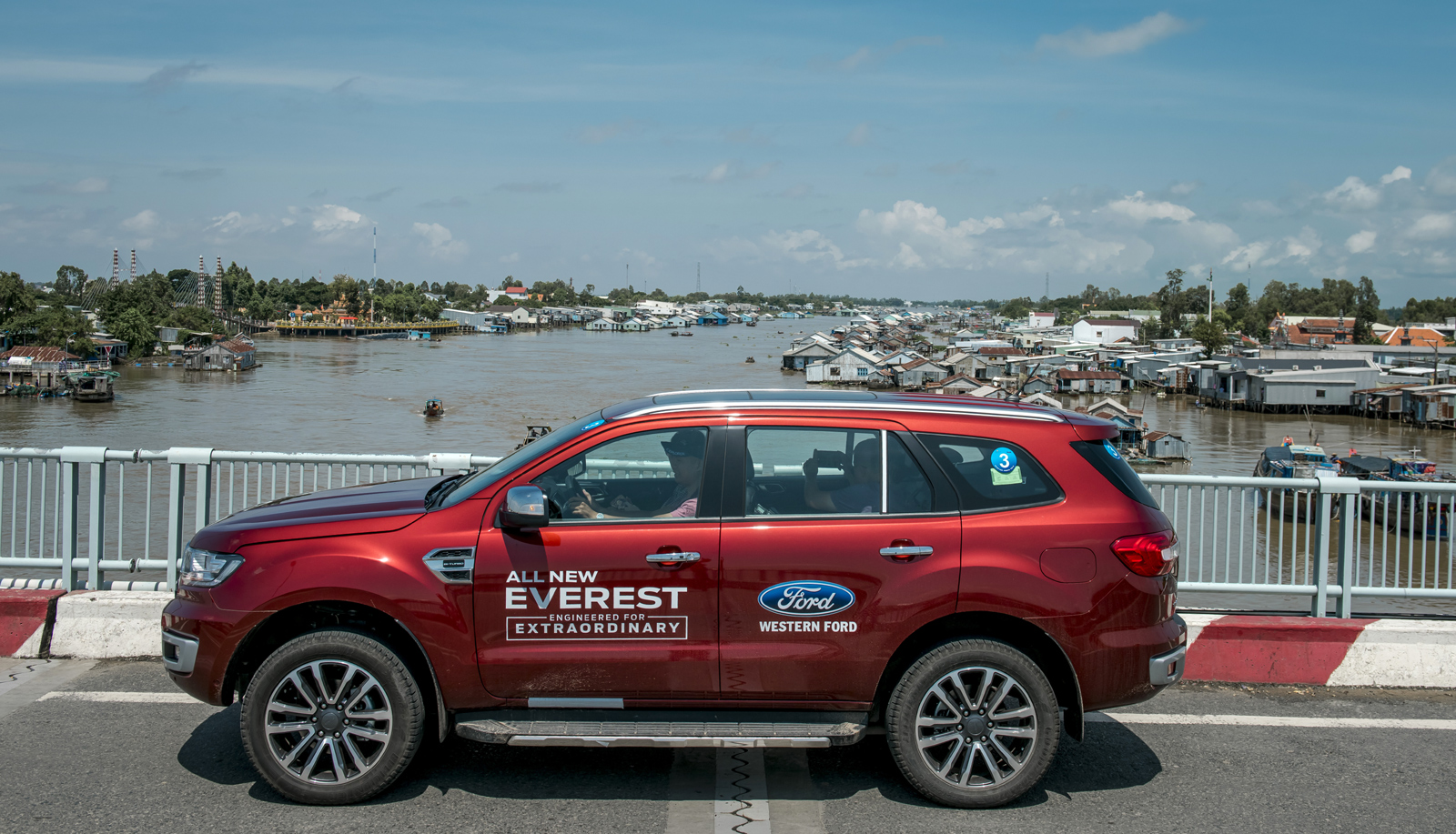 Ford Everest dễ dàng chinh phục các cung đường xấu