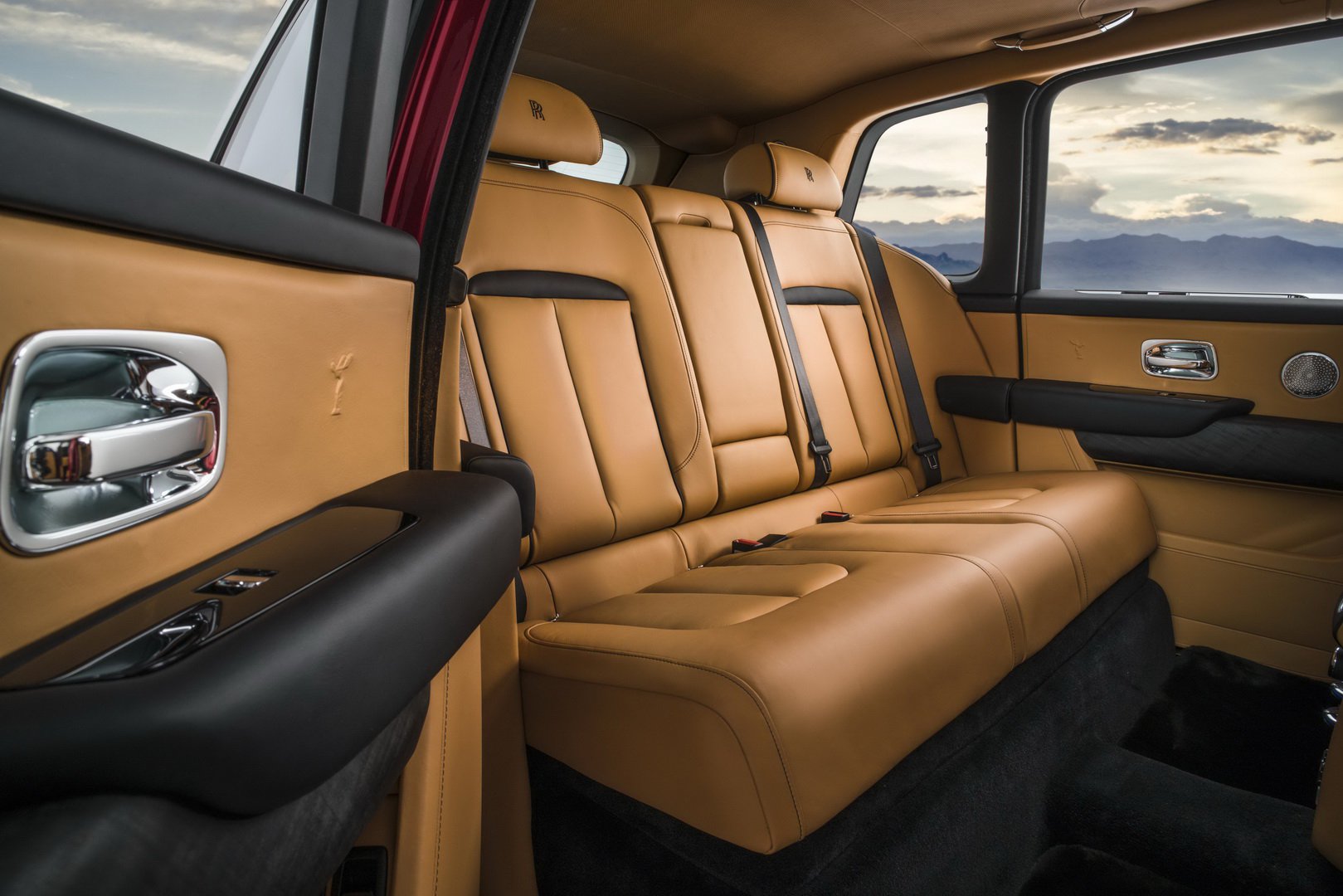 Nội thất cơ bản của Rolls-Royce Cullinan