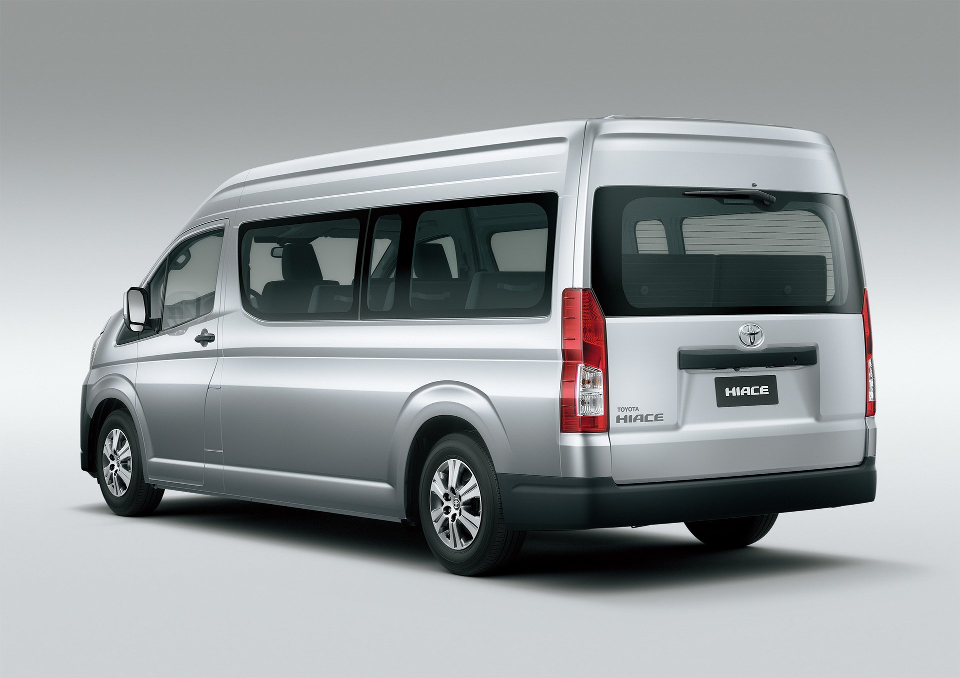 Thiết kế đuôi xe Toyota Hiace