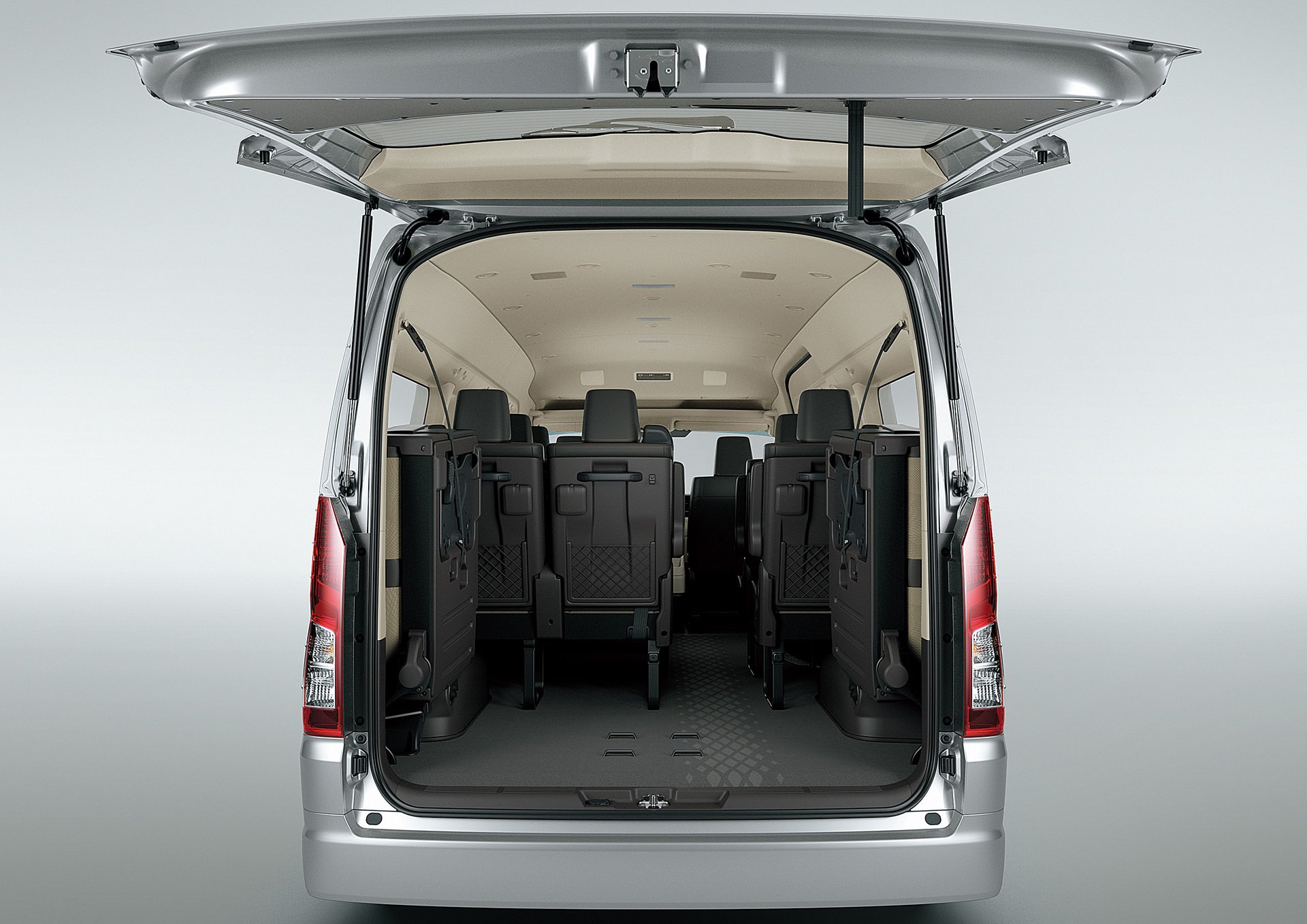 Khoang chưa hành lý khi gập 1 hàng ghế lại của Toyota Hiace