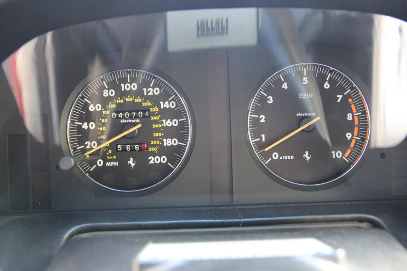 Đồng hồ hiển thị của xe Ferrari 456 1973 