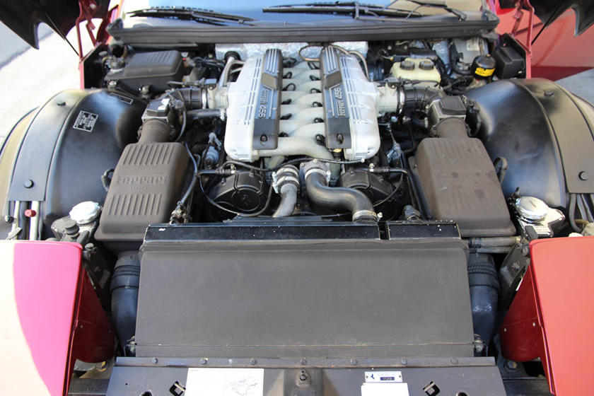 Động cơ V12 của xe Ferrari 456 1973 