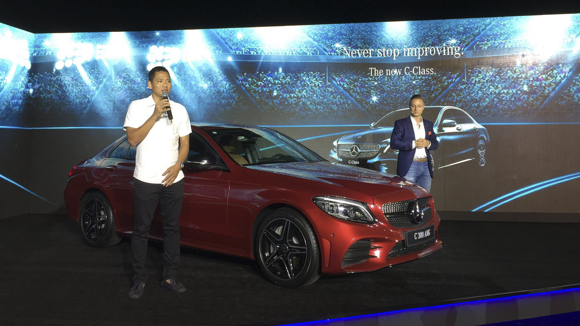 Mercedes-Benz C-Class 2019 ra mắt với nhiều thay đổi đáng giá