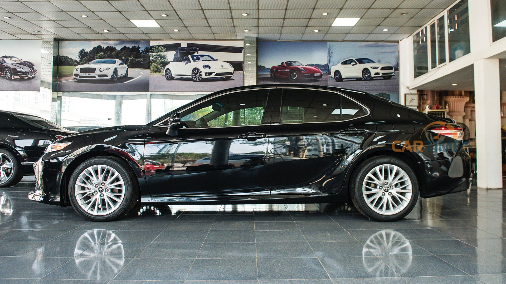 Chiếc xe có thiết kế hoàn toàn khác những chiếc Camry hiện có tại thị trường Việt Nam
