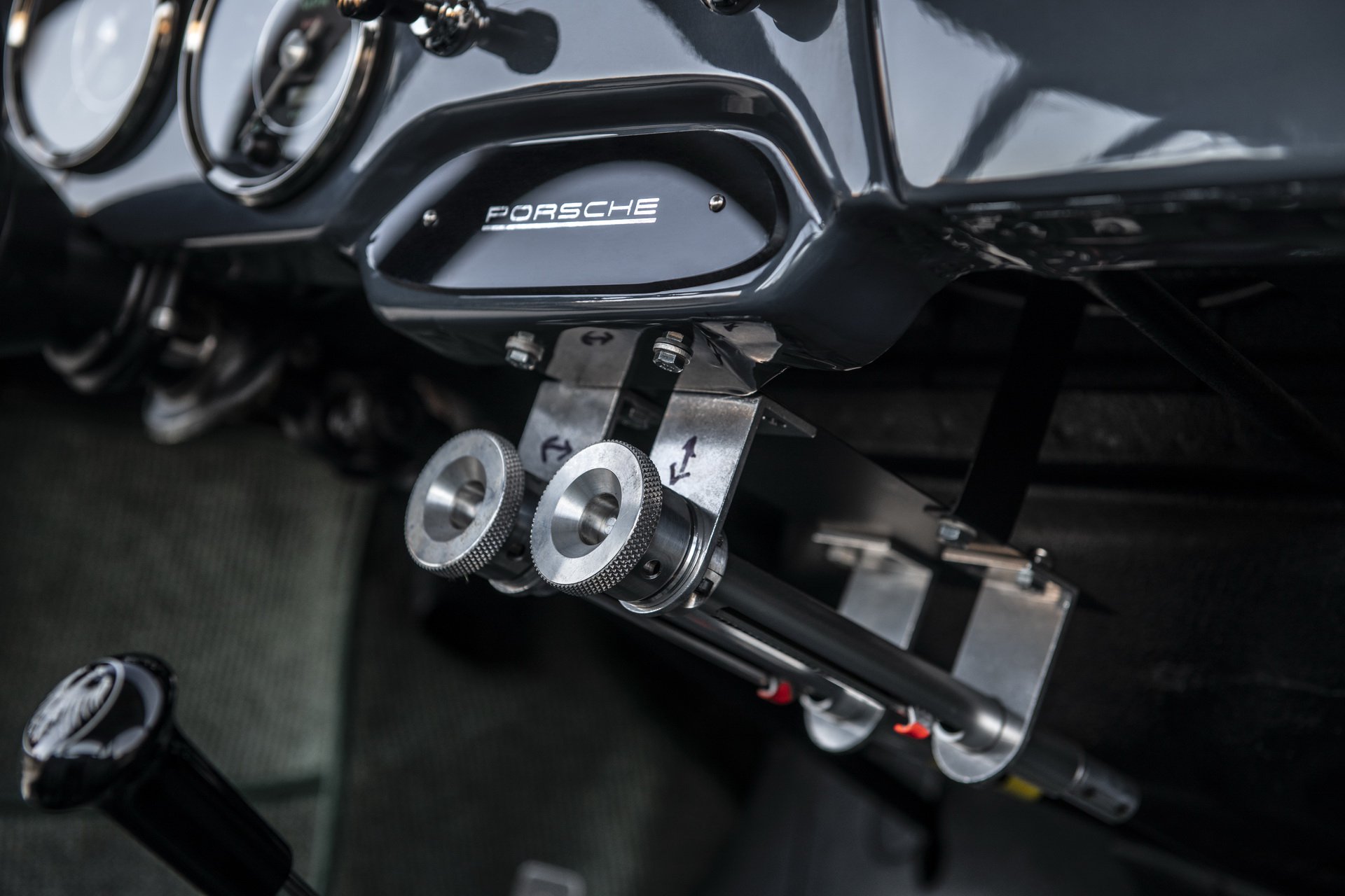Thiết kế điều chỉnh vi-sai xe Emory Motorsports Porsche 356 C4S