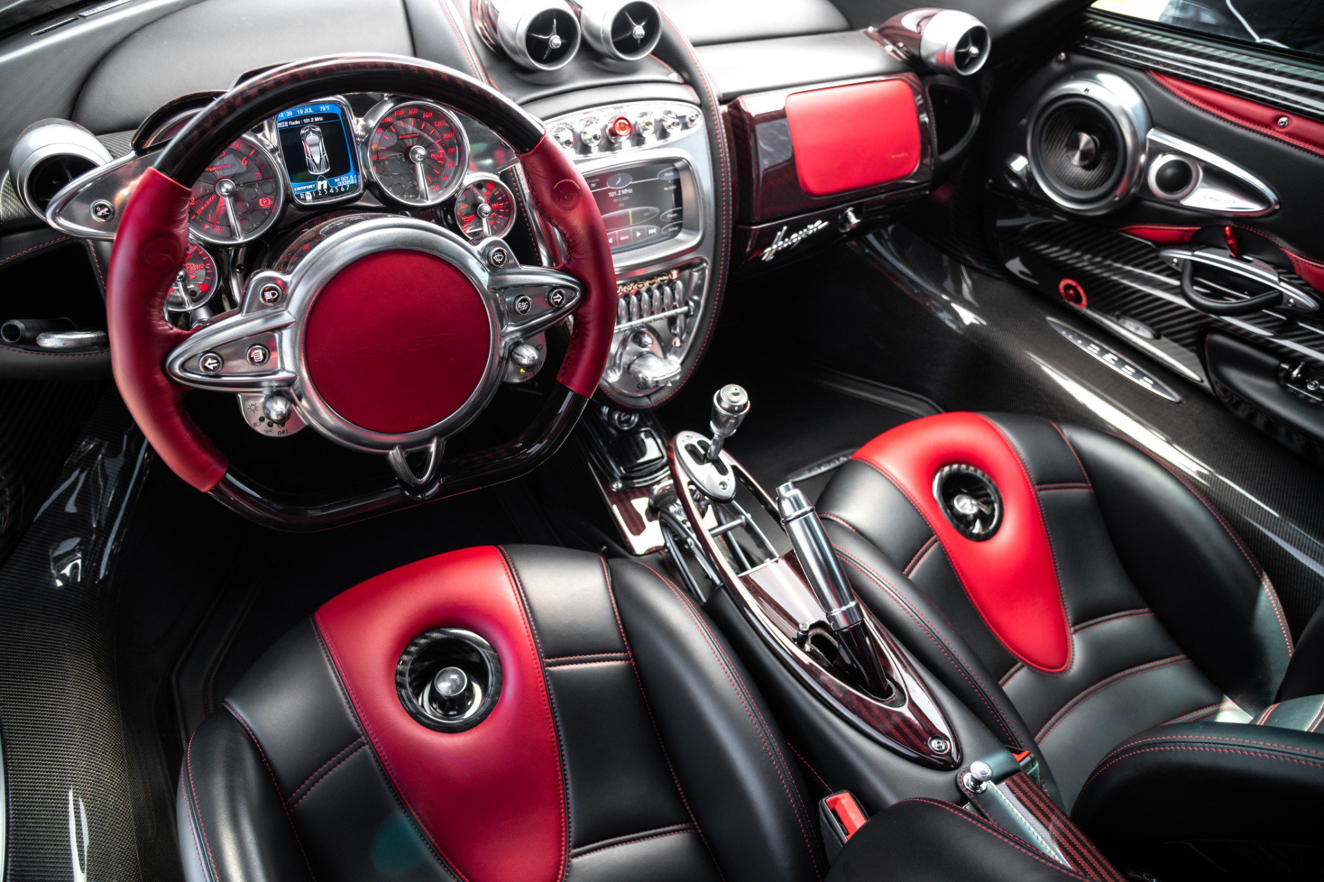 Thiết kế cabin xe Pagani Huayra