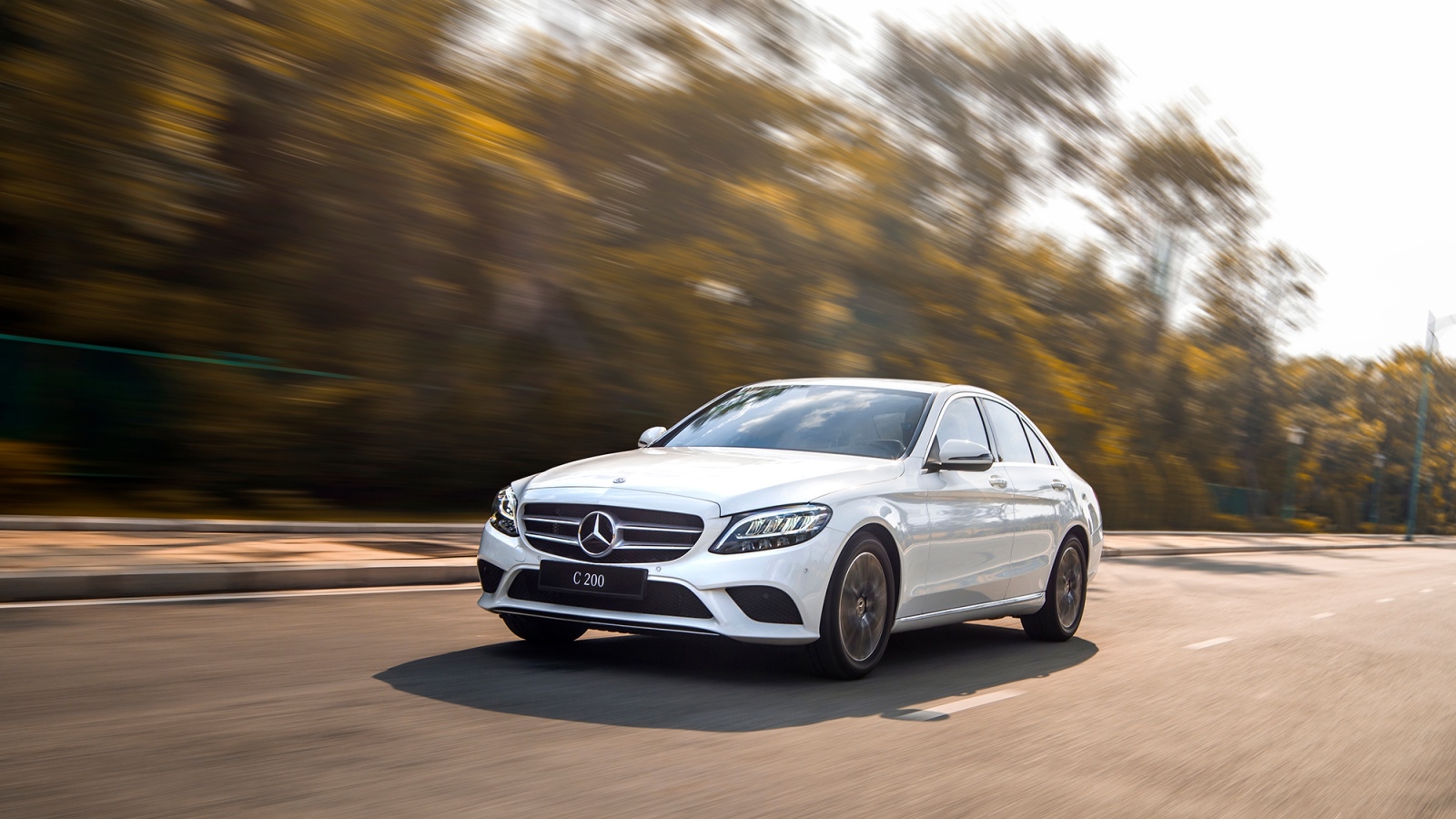 Để lăn bánh Mercedes-Benz C-Class 2019, chủ xe sẽ cần chi trả thêm 1 số chi phí