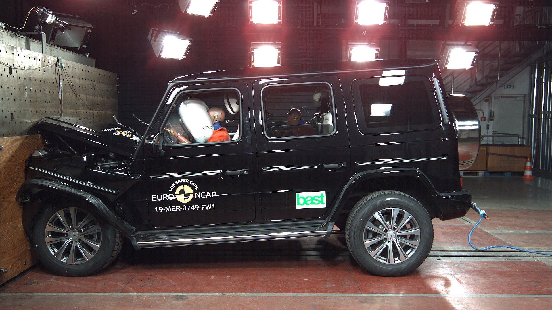 SUV hạng sang Mercedes-Benz G-Class đạt 5 sao Euro NCAP dễ dàng