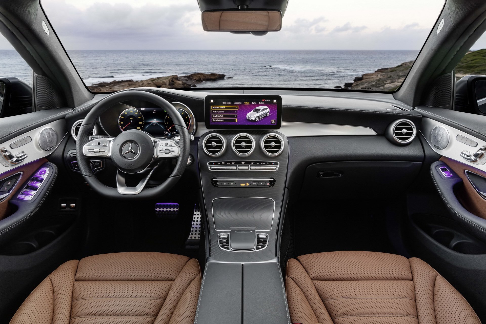 Thiết kế cabin xe Mercedes-Benz GLC 2020 facelift