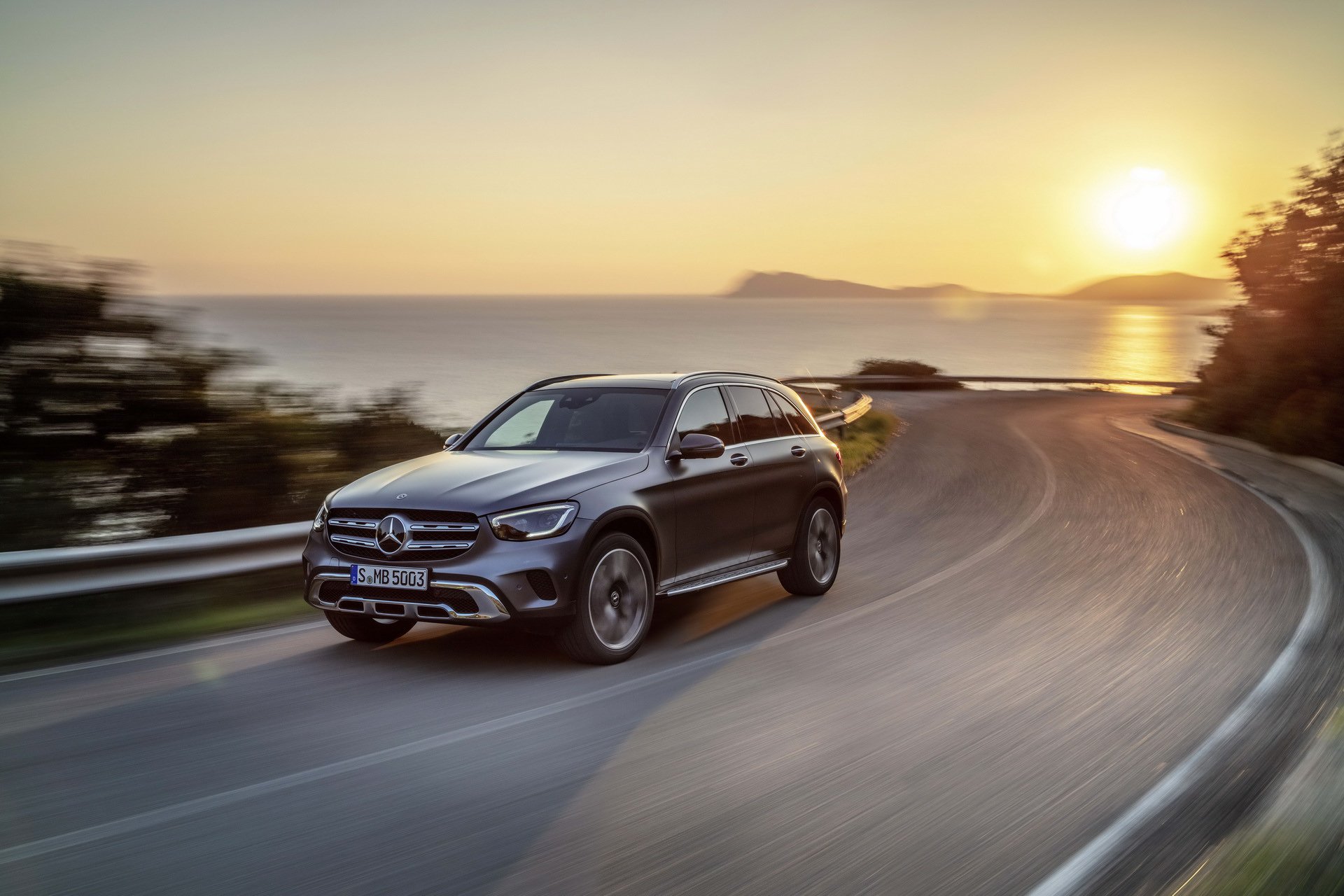 Thiết kế đầu xe Mercedes-Benz GLC 2020 facelift với nhiều thay đổi