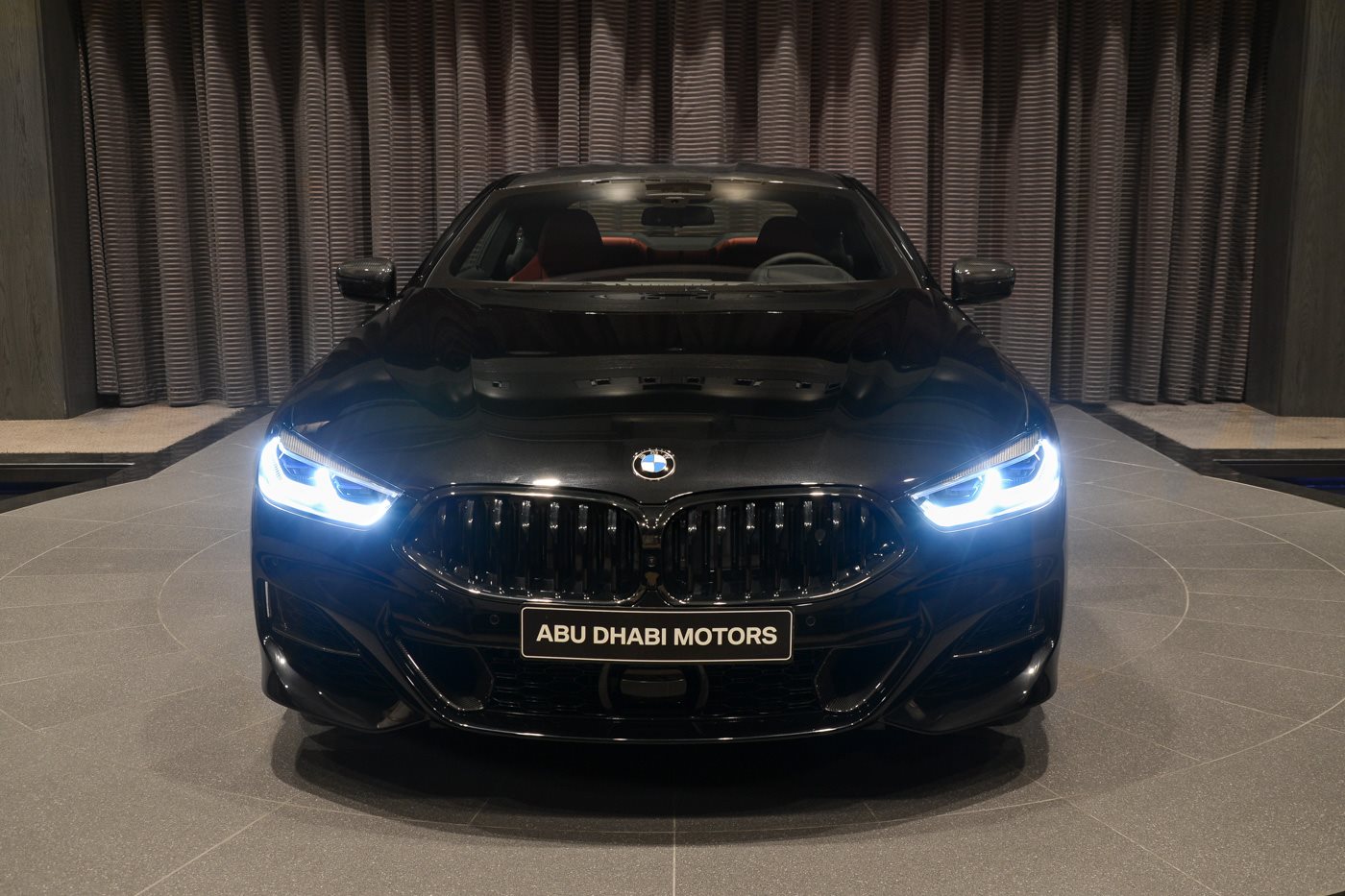 Thiết kế đầu xe BMW 850i xDrive