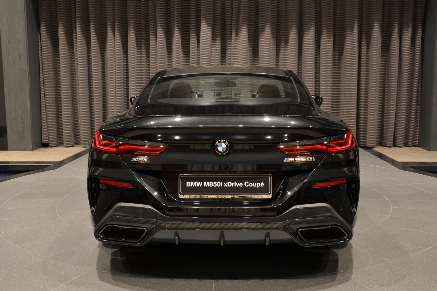 Thiết kế đuôi xe BMW 850i xDrive