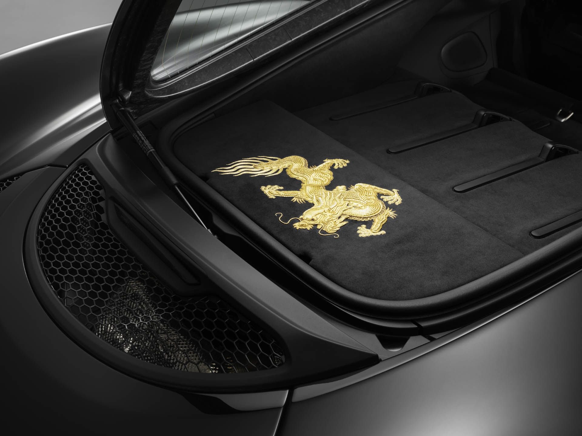 Khoang hành lý của McLaren 570GT