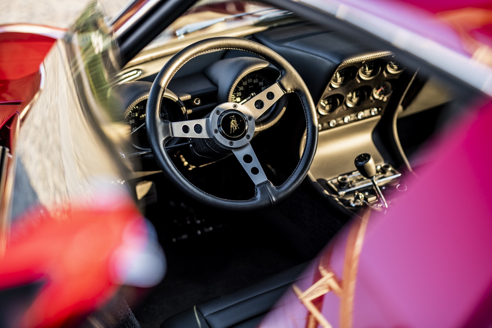 Thiết kế cabin Lamborghini Miura SV