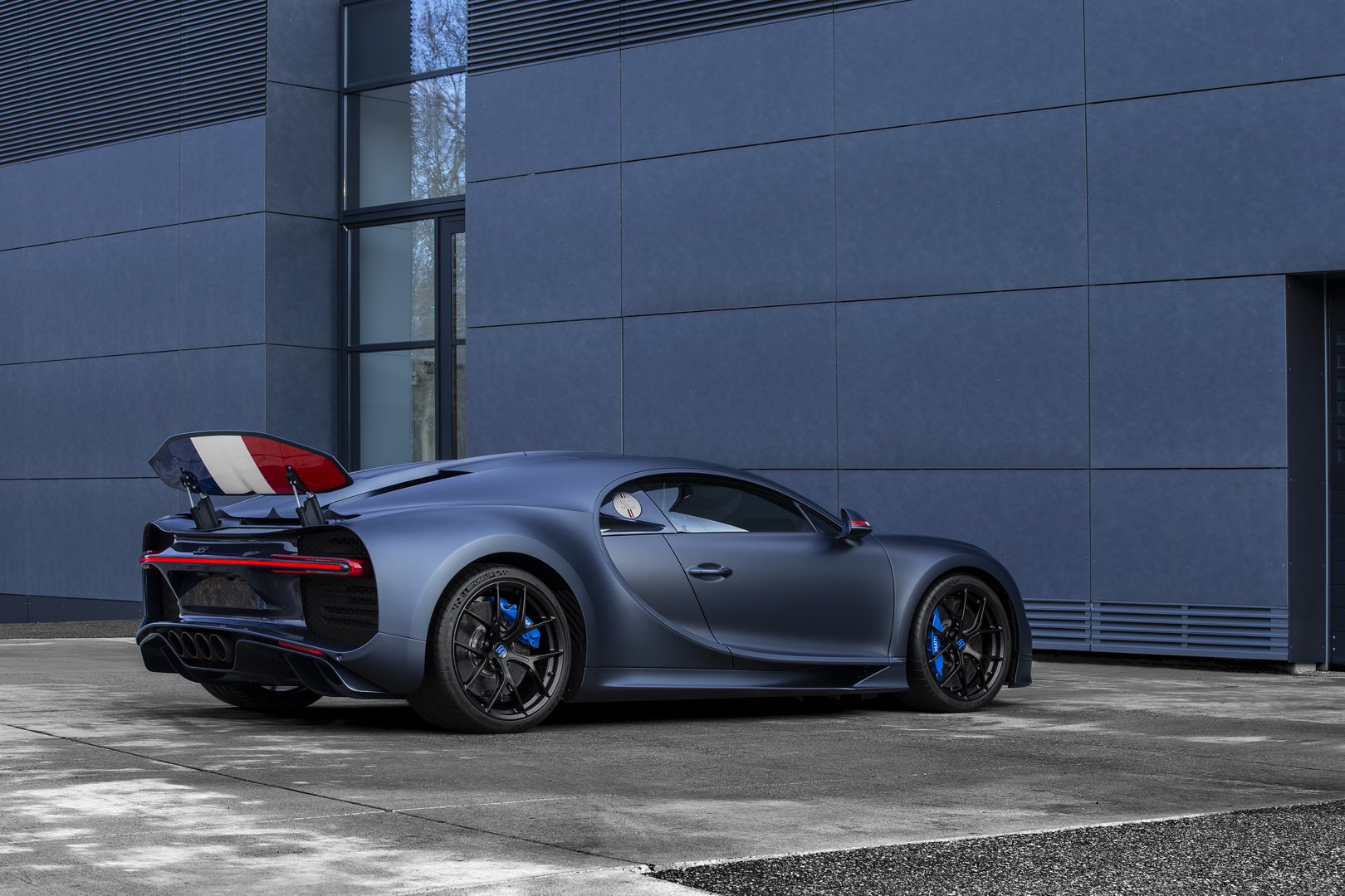 Thiết kế phía sau xe Bugatti Chiron Sport 110 Ans Edition