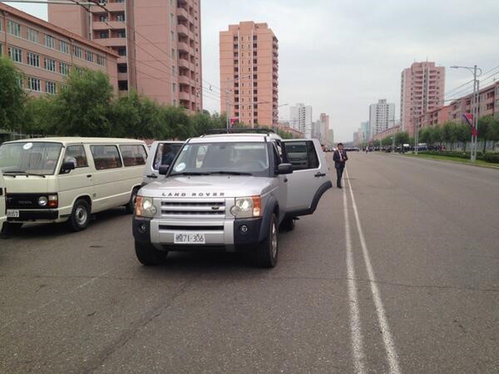 Tuy nhiên, xe sang ở Bình Nhưỡng giờ đây cũng không còn hiếm gặp