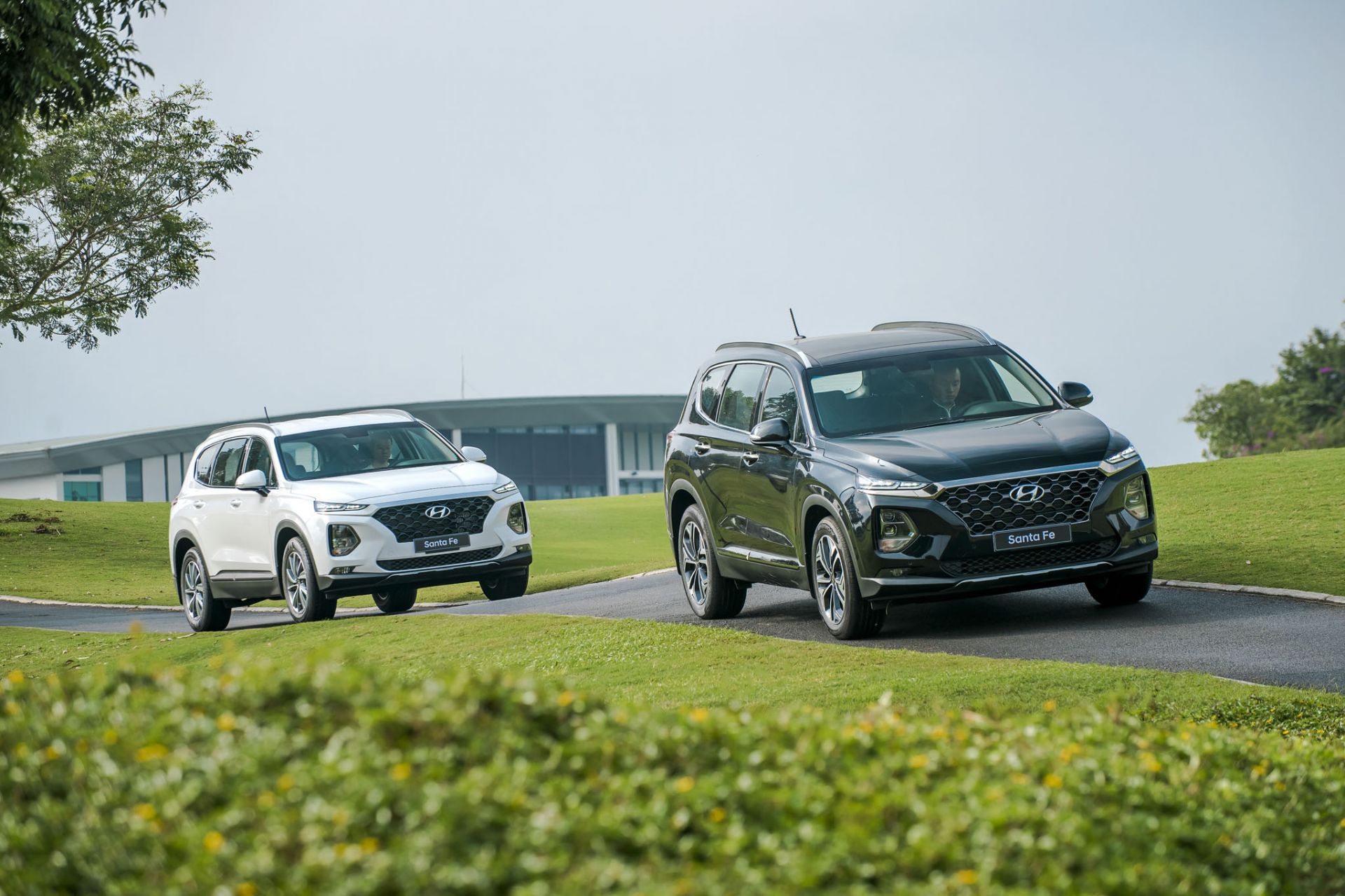 Hyundai Santa Fe có doanh số chỉ bằng nửa tháng trước