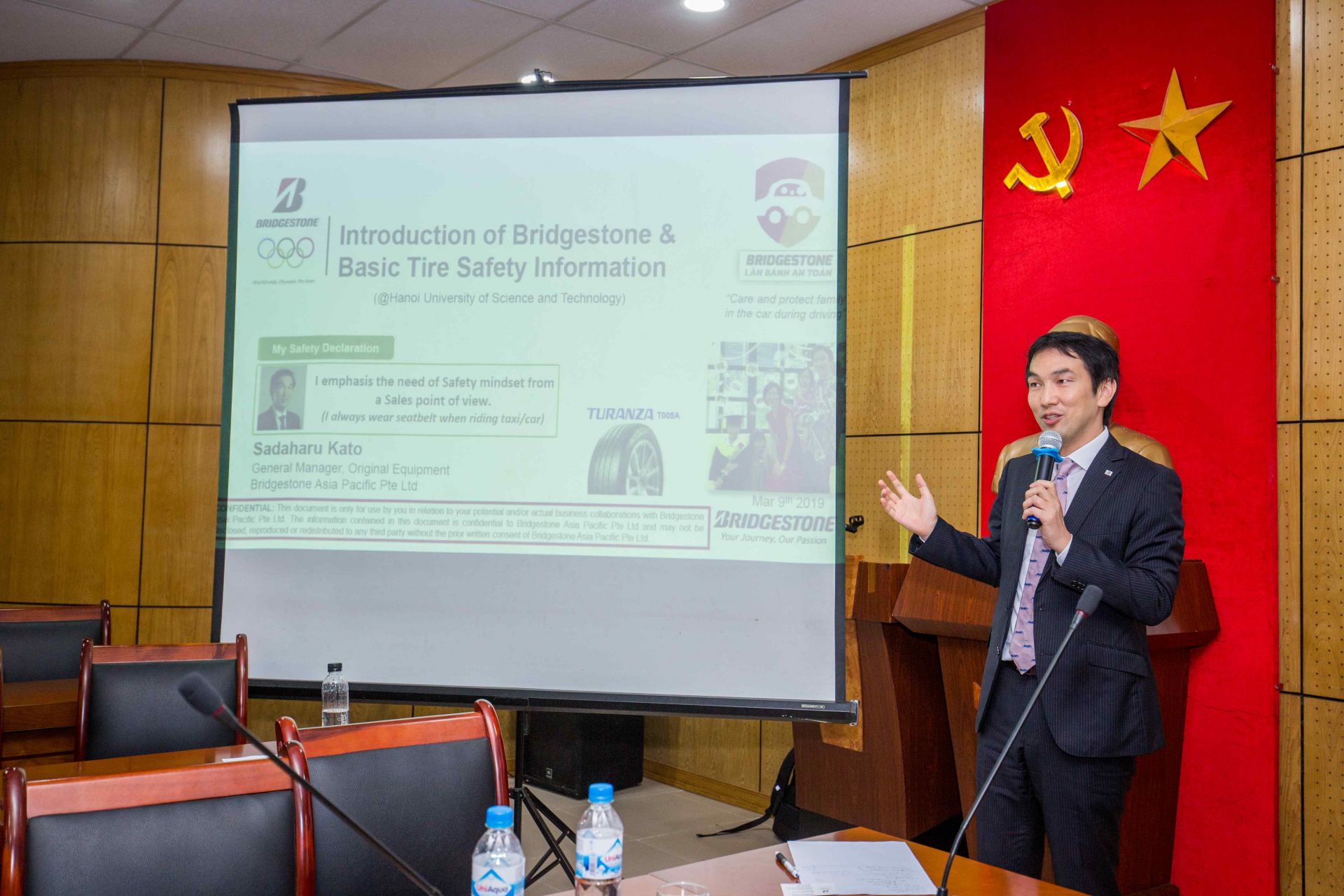 Ông Sadaharu Kato đại diện Tập đoàn Bridgestone Châu Á Thái Bình Dương – Trung Quốc tham gia chia sẻ tại khóa học an toàn cho xe.