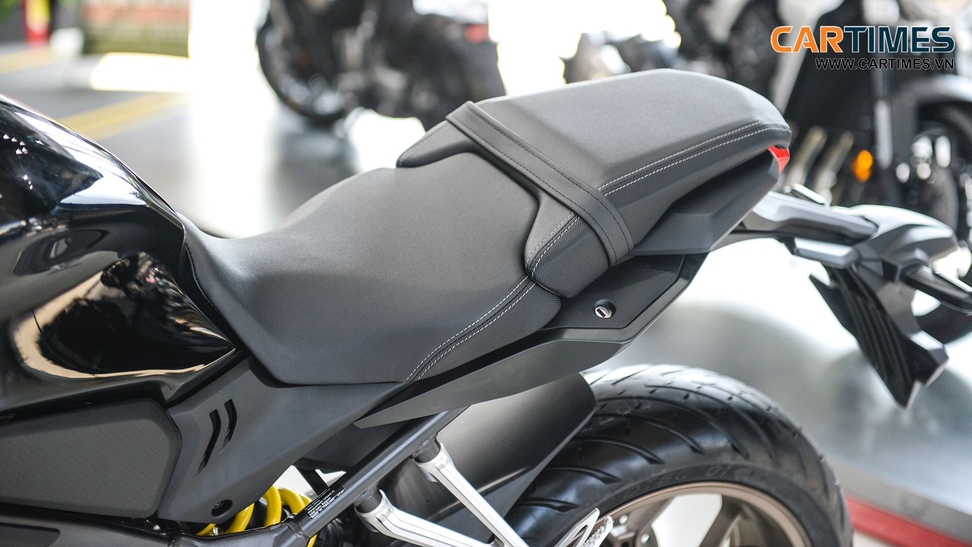  Thiết kế yên xe Honda CB650R