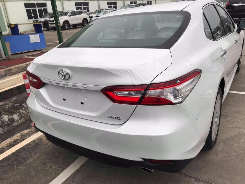 Phiên bản Toyota Camry nhập Thái 2.0G
