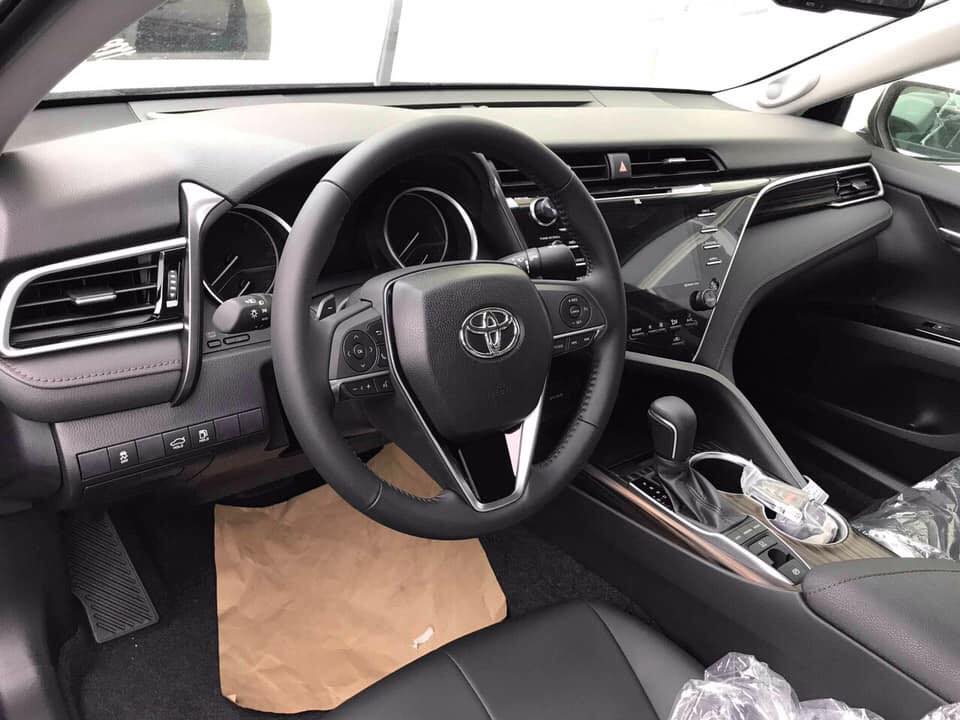 Cabin xe Toyota Camry 2019 nhập Thái