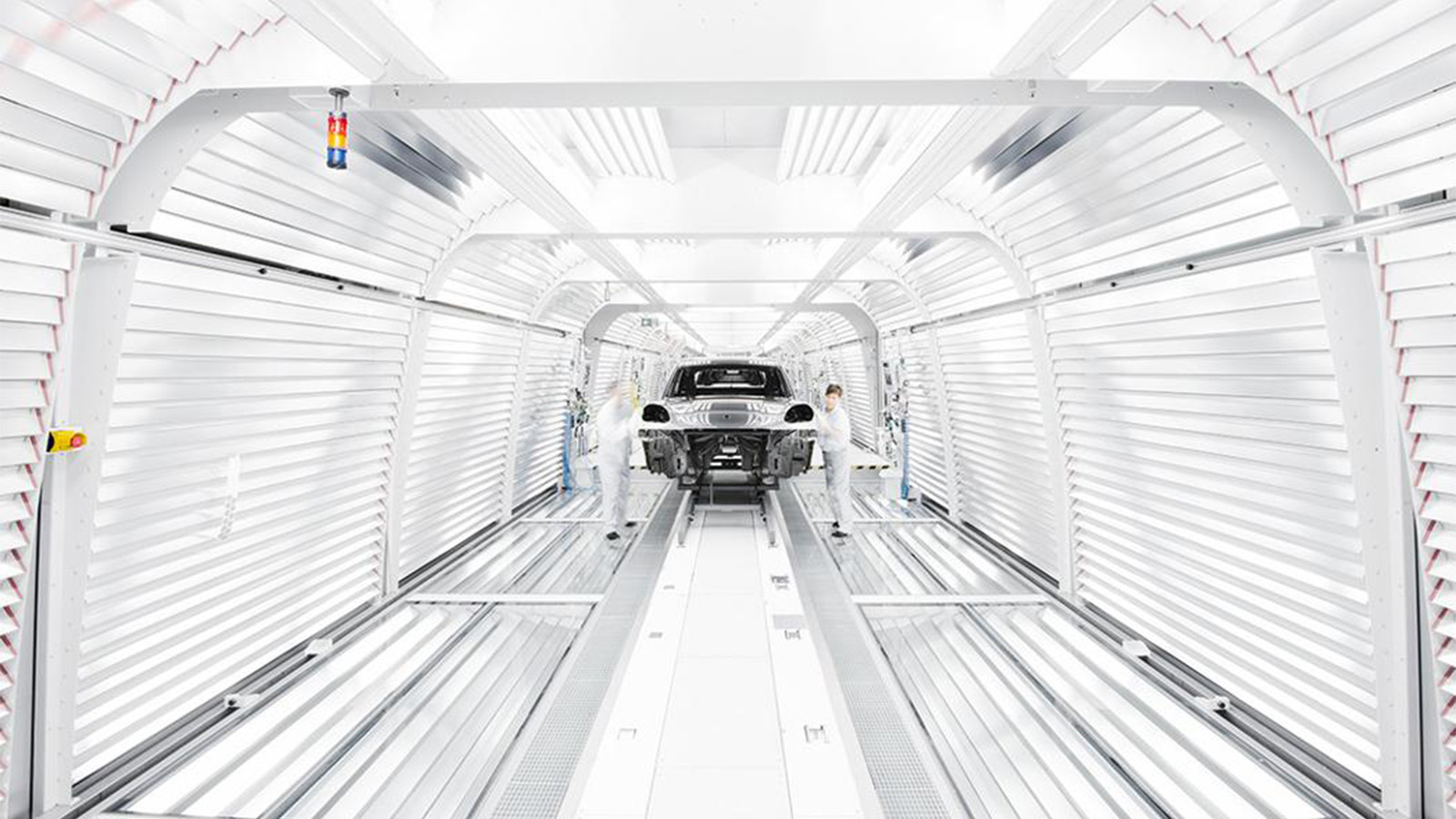 Thế hệ tiếp theo của dòng xe Porsche Macan sẽ là sự khởi đầu về điện khí hóa