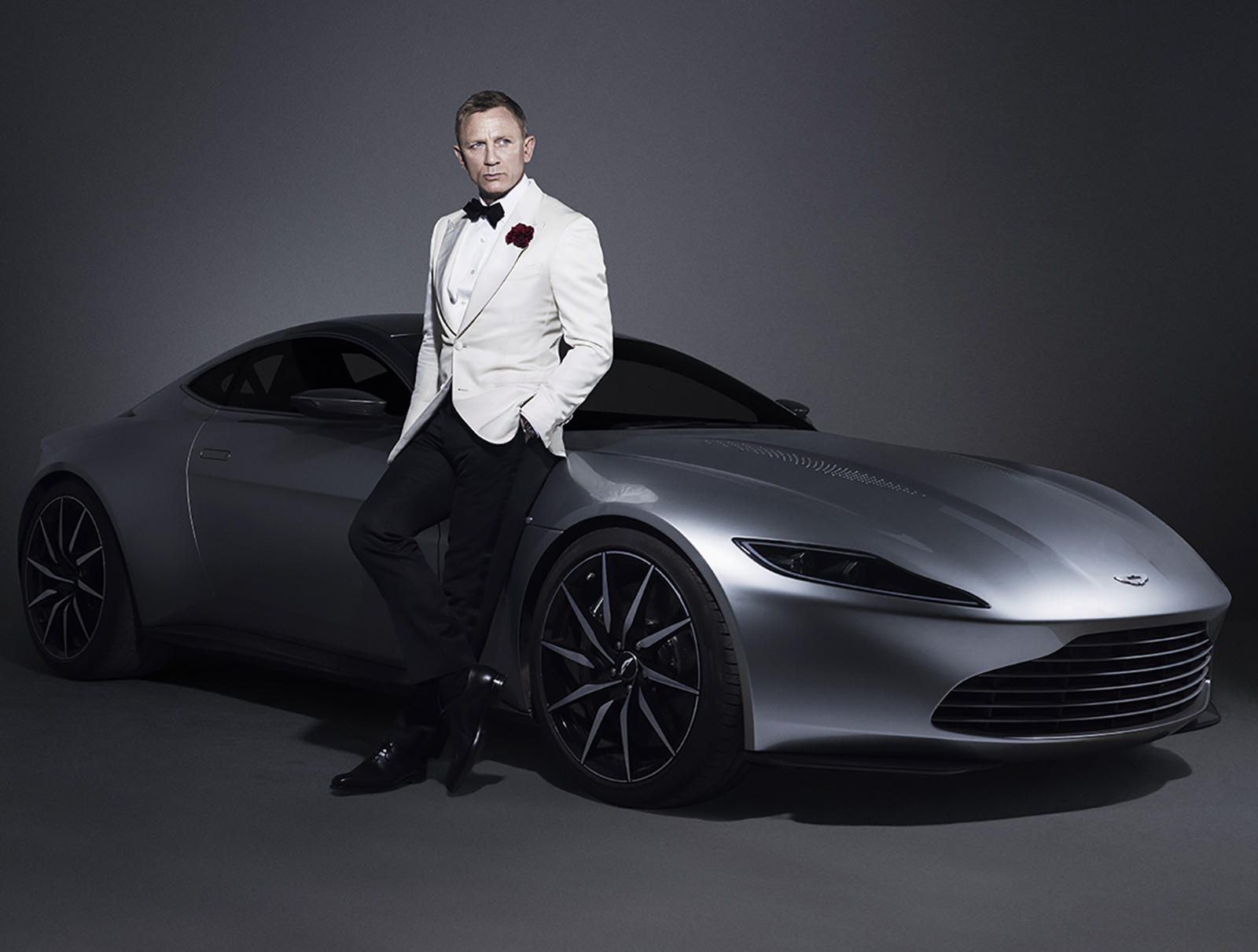 Siêu xe concept Aston Martin DB10 trong 007: Spectre năm 2015
