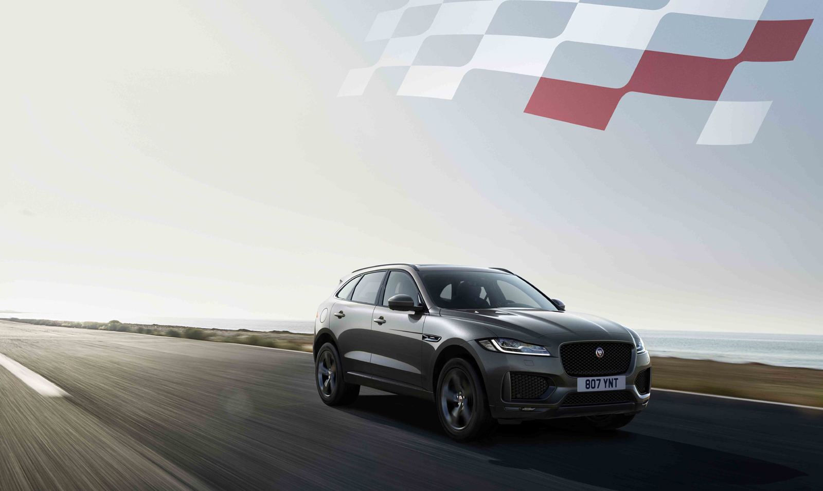 F-Pace Chequered Flag có giá bán lẻ 46,995 Bảng tại thị trường Anh Quốc