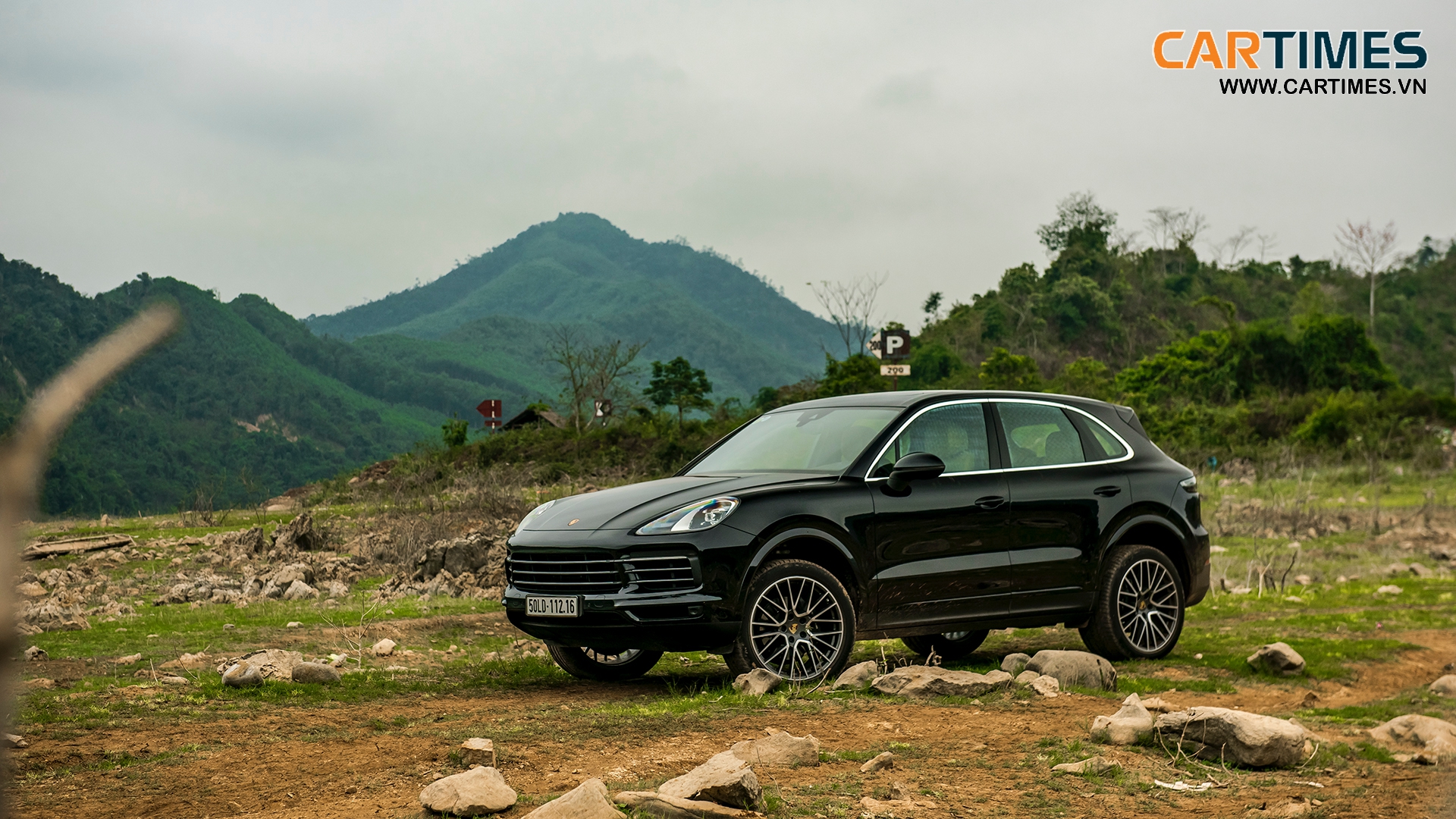 Những chiếc Porsche Cayenne luôn sẵn sàng để offroad nhưng chẳng chủ nhân nào đành lòng 