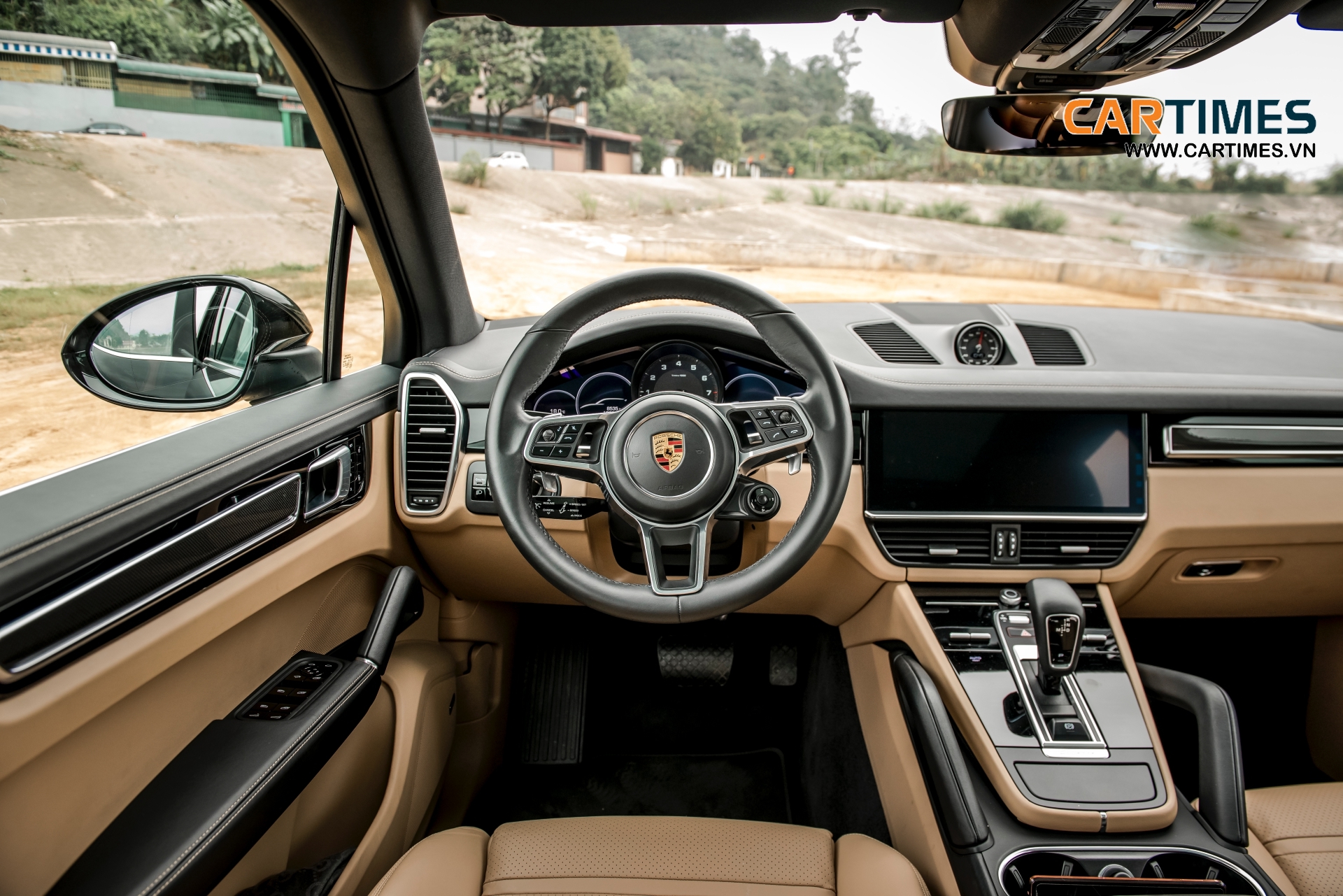 Khu vực người lái của Porsche Cayenne