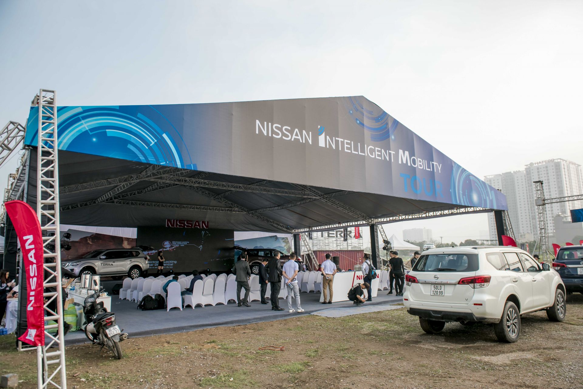 Chương trình trải nghiệm Nissan Terra mang tên “Chuyển động thông minh cùng Nissan Terra” tại Hà Nội