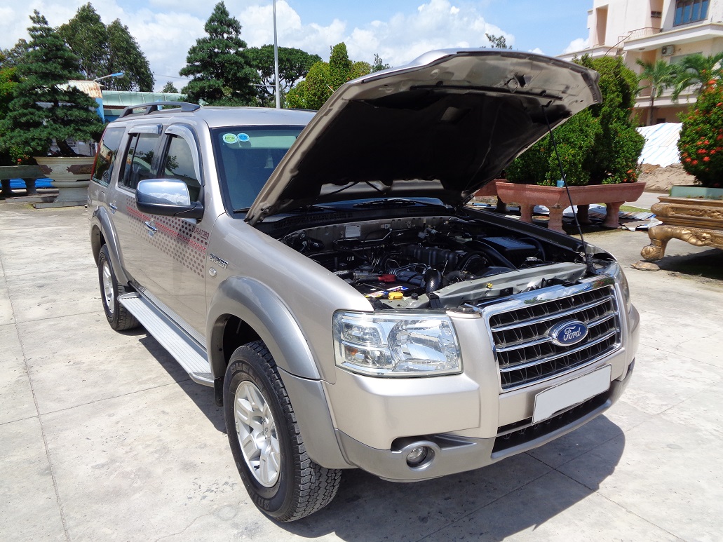Động cơ là một trong những điểm cộng của Ford Everest 2009