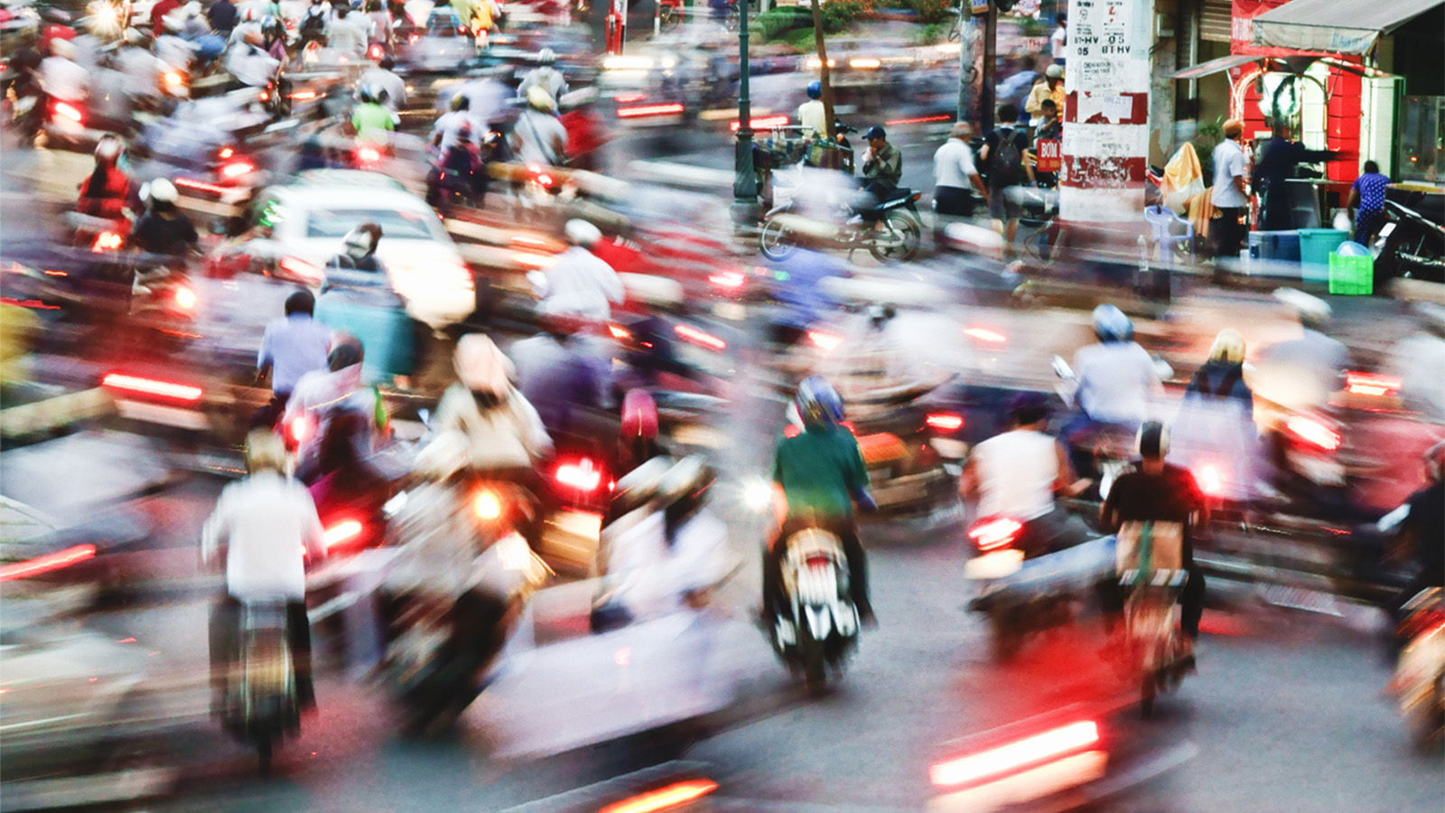 Xe máy hay ô tô chỉ là vật vô tri, quan trọng là ý thức của mỗi người