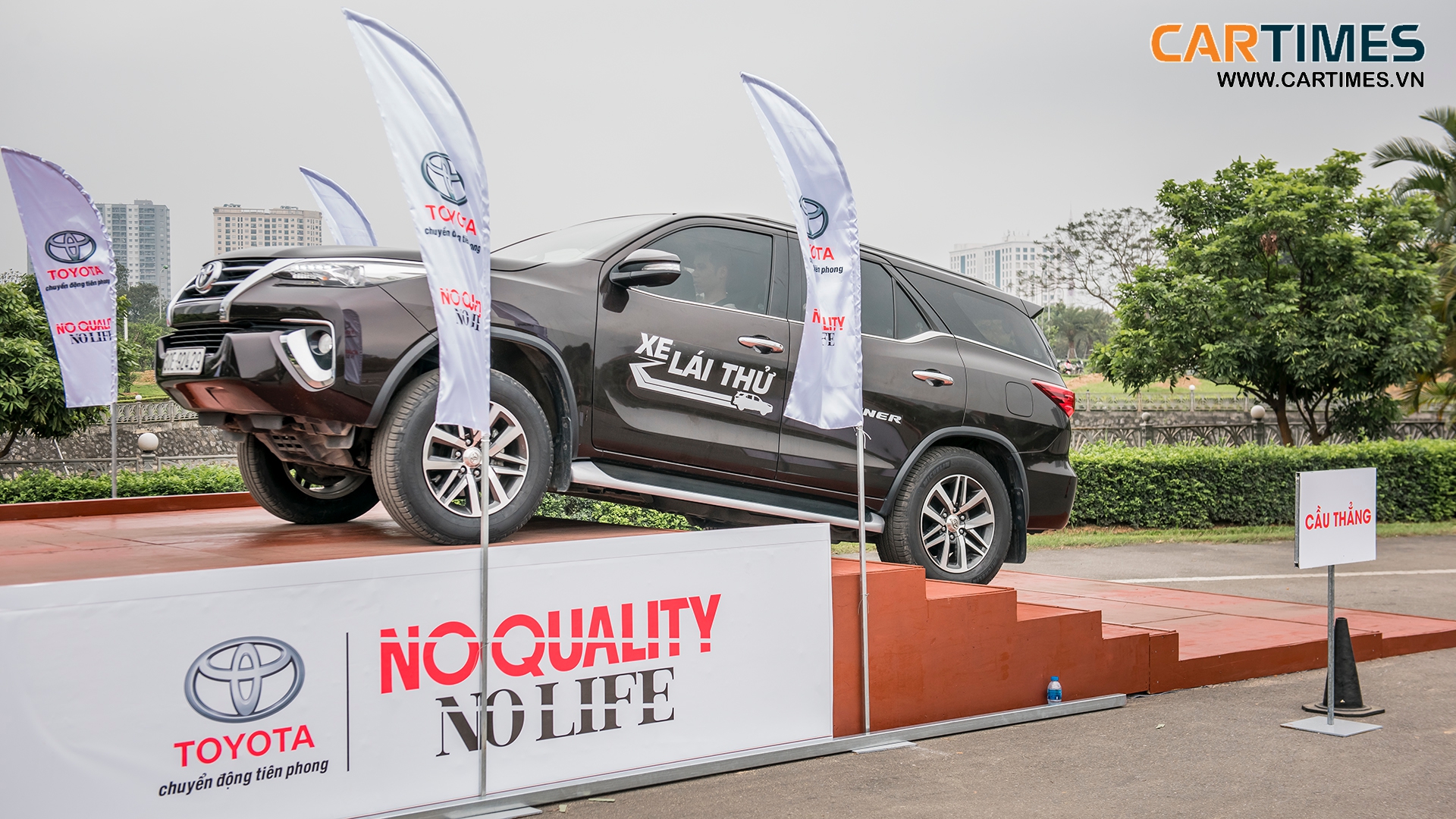 Bài thử cầu thẳng dành cho xe Toyota Fortuner