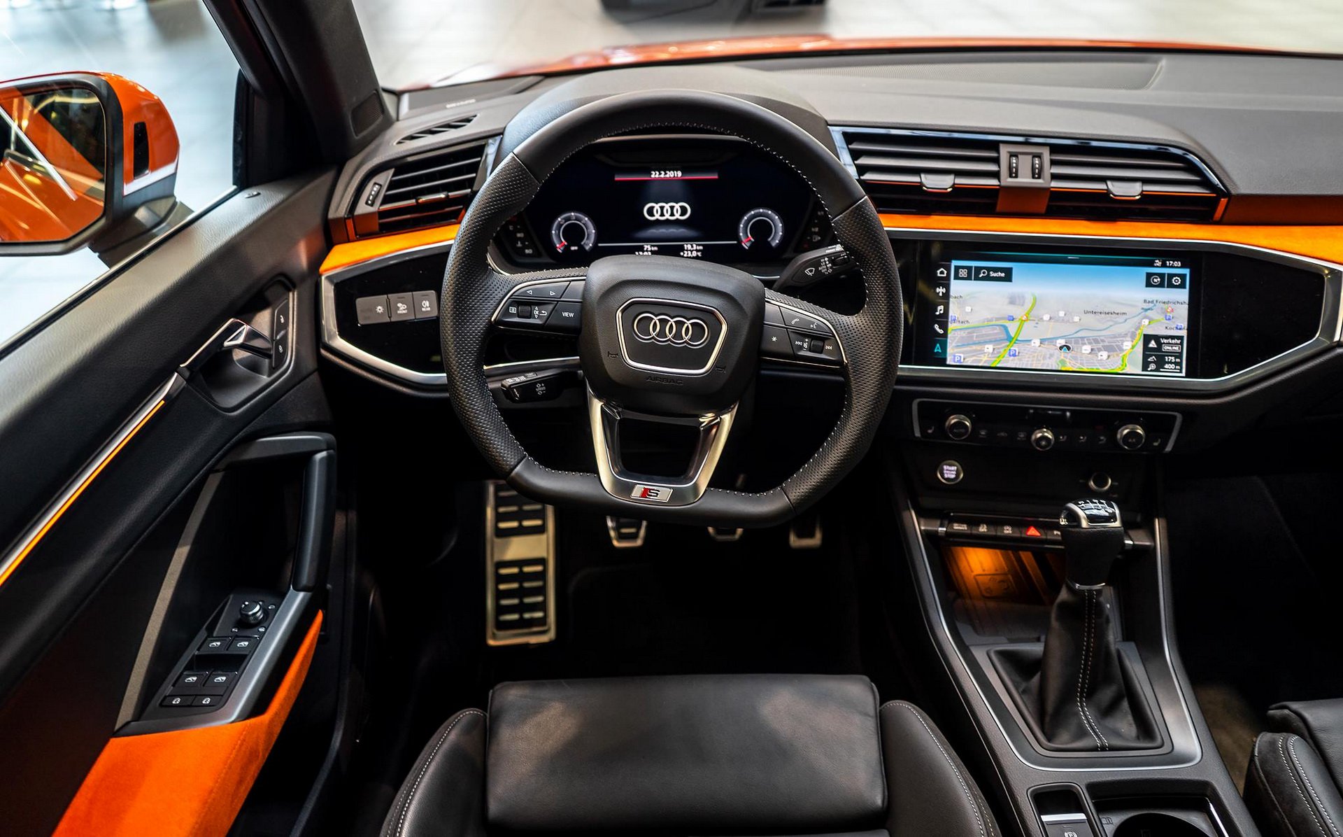 Nội thất xe Audi Q3 35 TID quattro