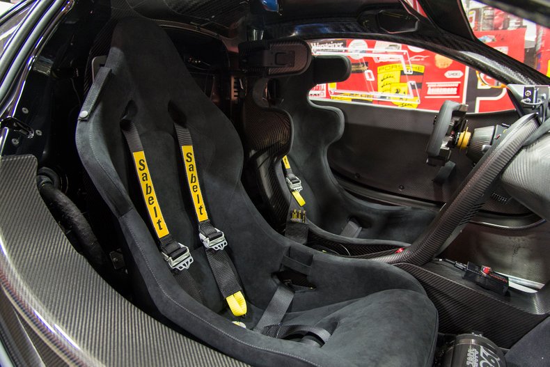 Thiết kế ghế ngồi trên xe McLaren P1 GTR